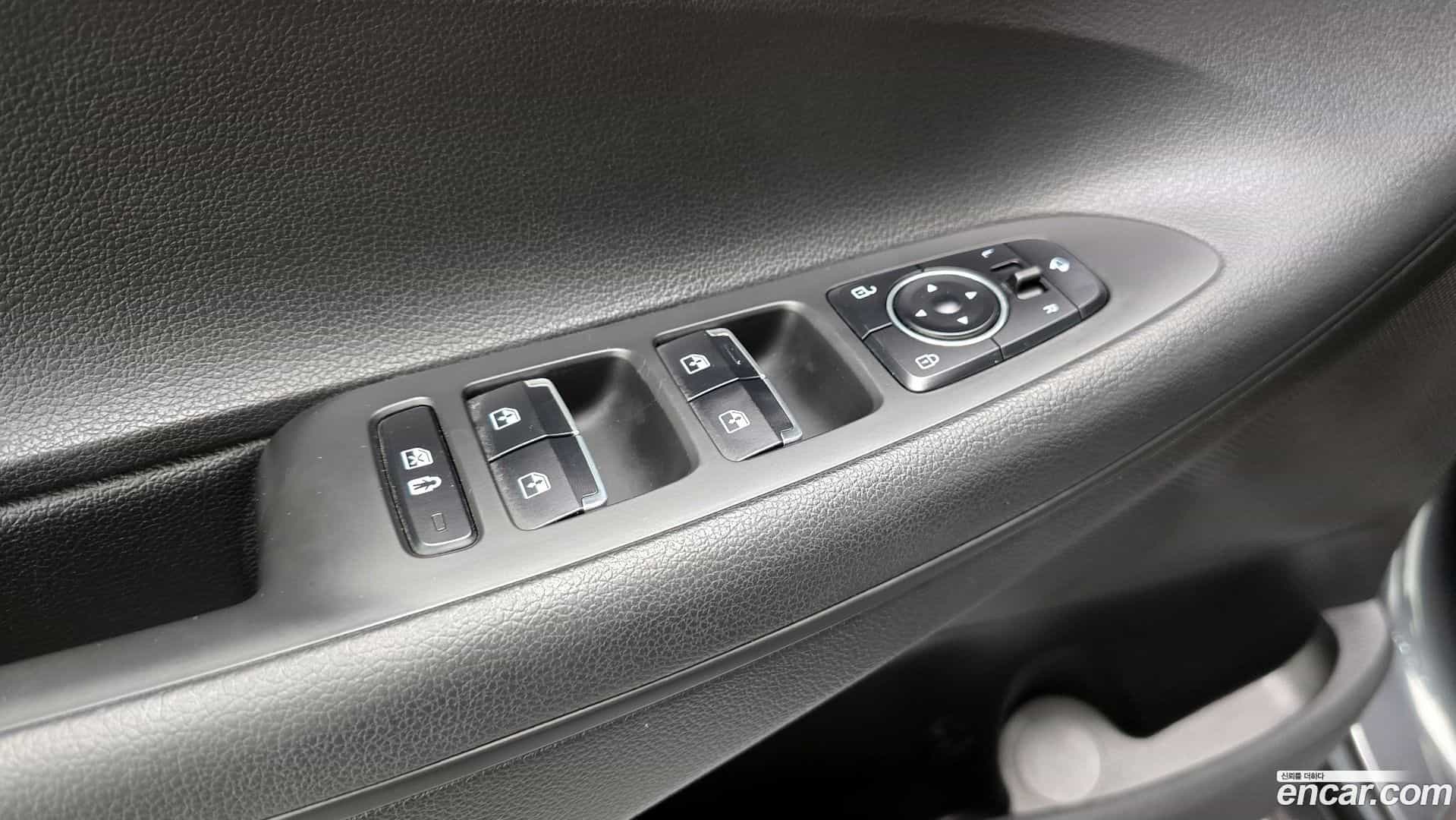 Grandeur Hyundai 2022.0-OPTION-018