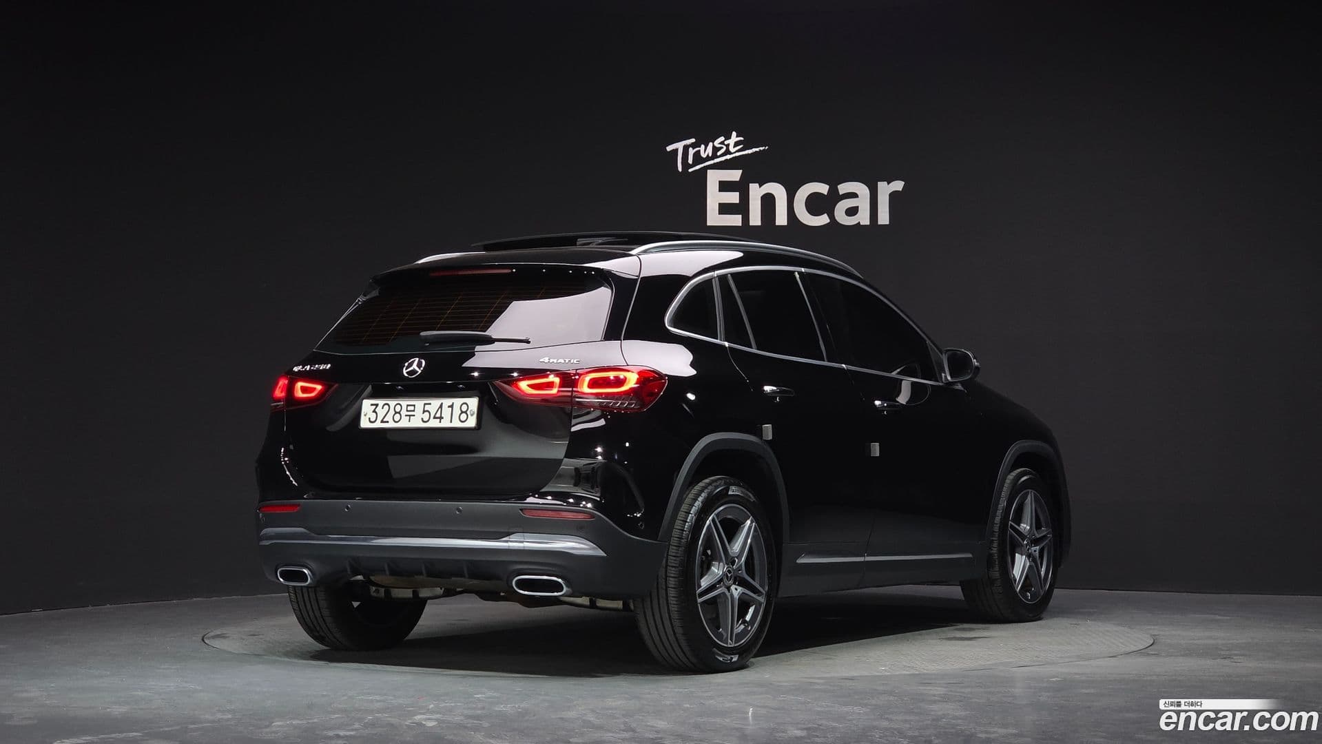 Main__Slider__Photo:GLA-Class Mercedes-Benz 2020.9-1