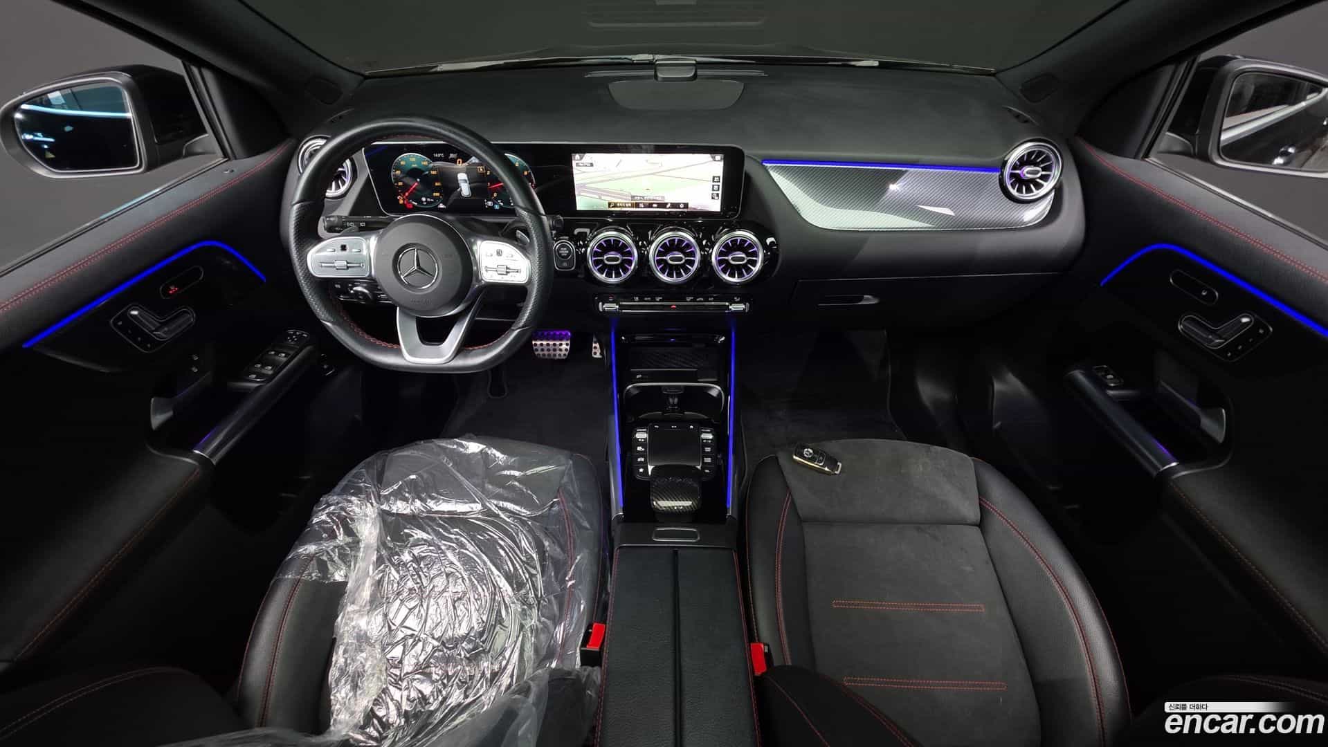 GLA-Class Mercedes-Benz 2020.9-INNER-007