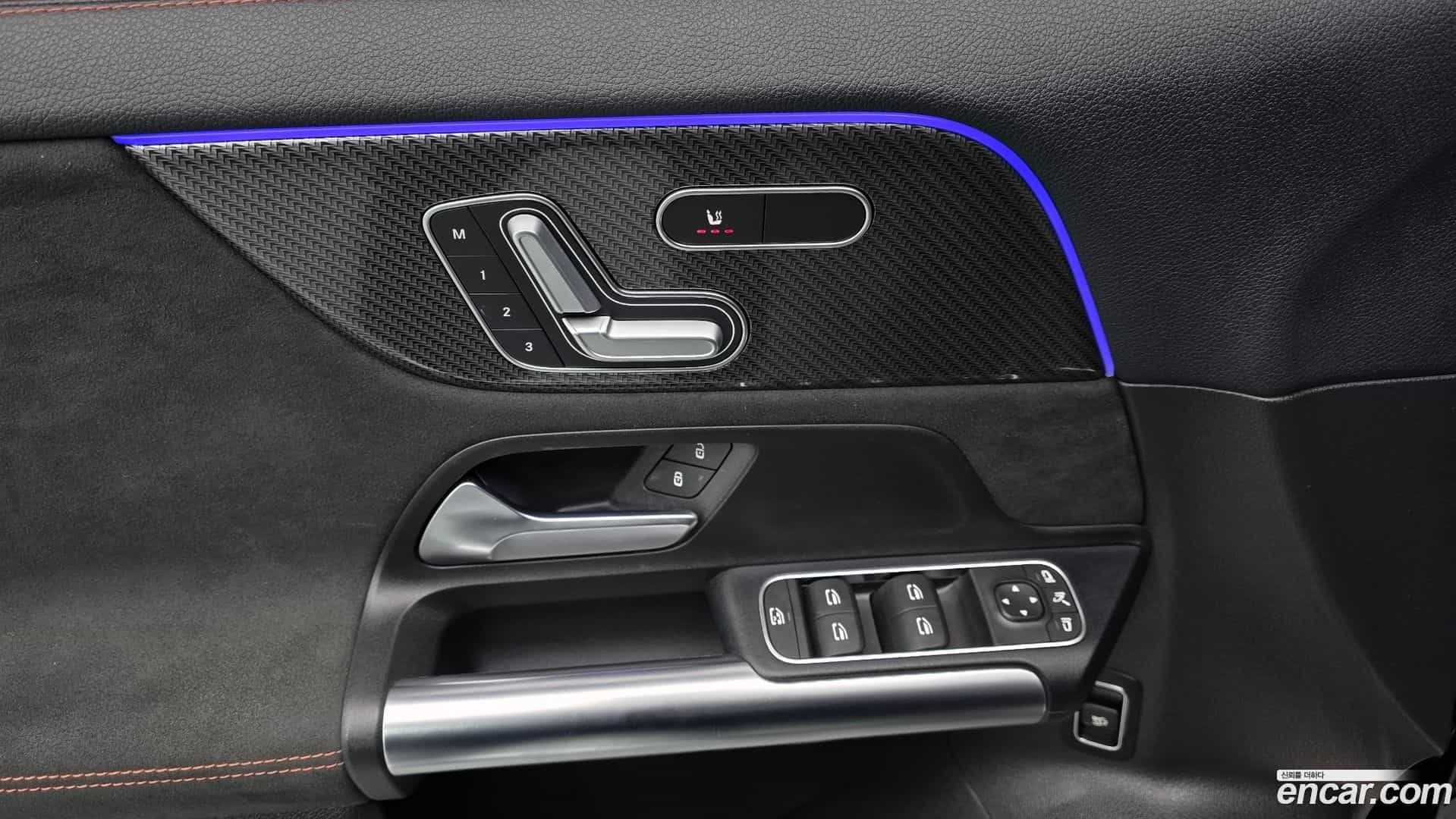 GLA-Class Mercedes-Benz 2020.9-OPTION-040