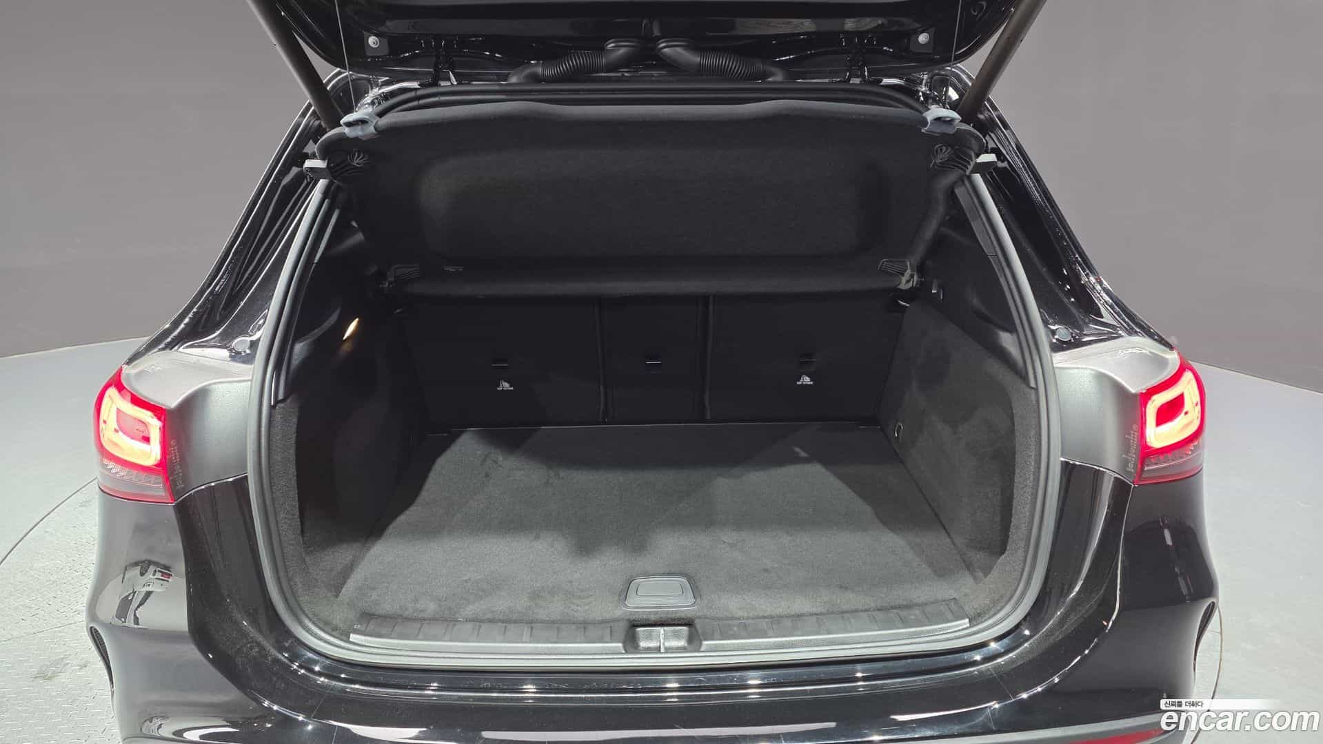 GLA-Class Mercedes-Benz 2020.9-OPTION-043