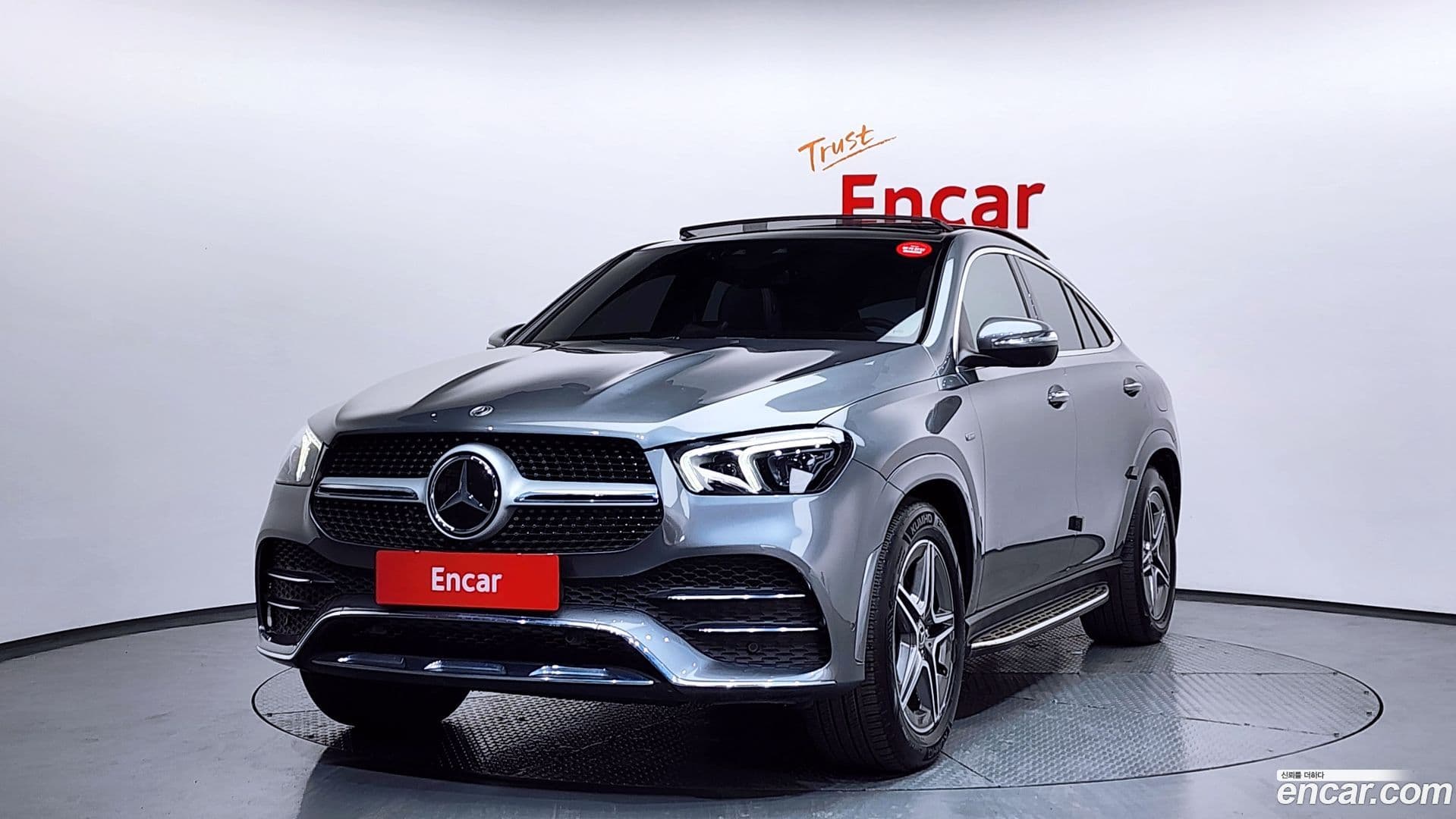 Main__Slider__Photo:GLE-Class Mercedes-Benz 2021.9-0