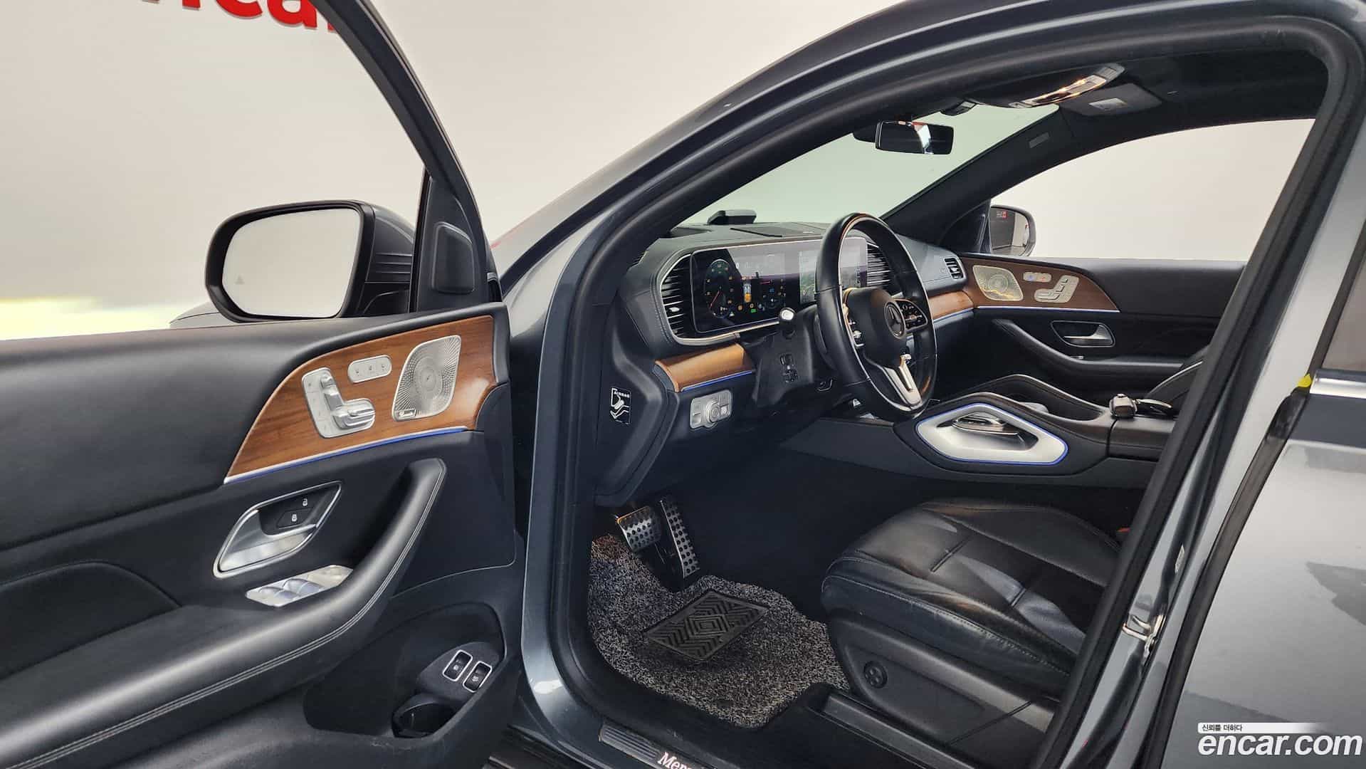 GLE-Class Mercedes-Benz 2021.9-INNER-010