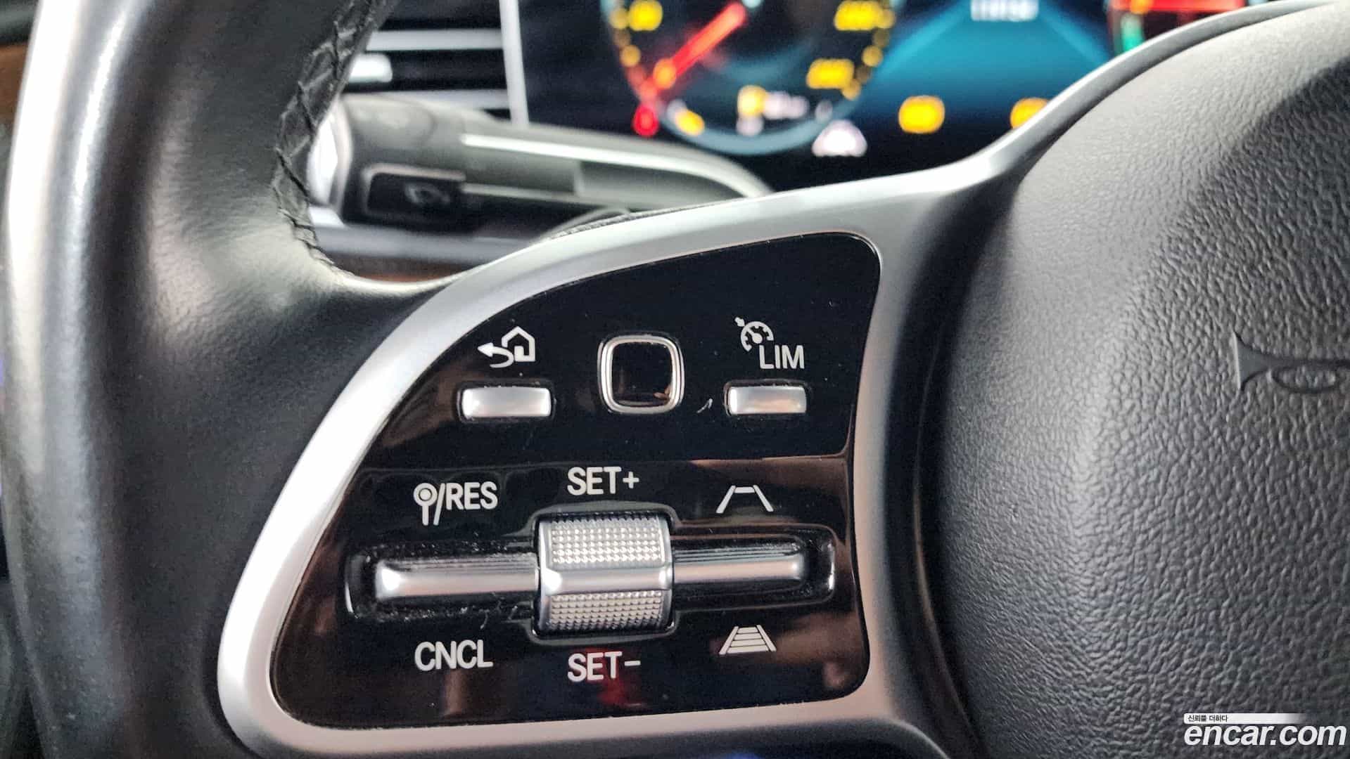 GLE-Class Mercedes-Benz 2021.9-OPTION-024