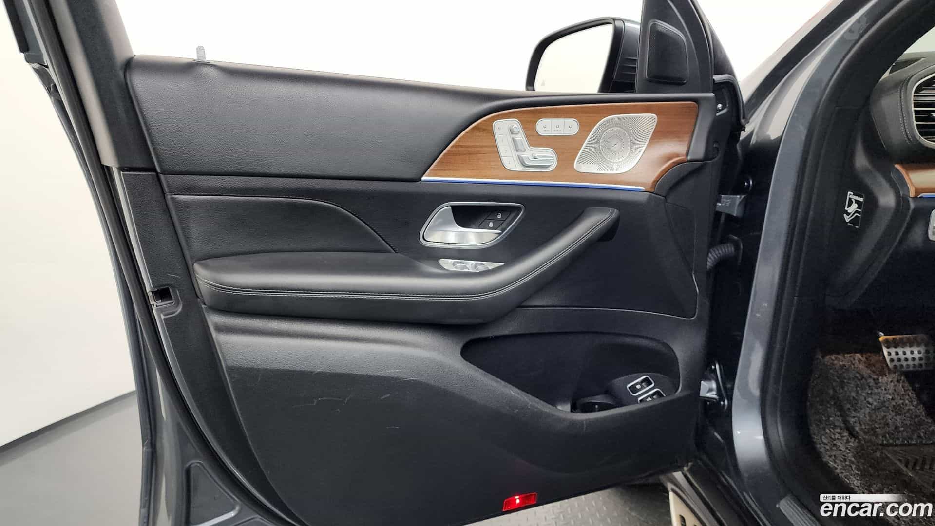 GLE-Class Mercedes-Benz 2021.9-INNER-034