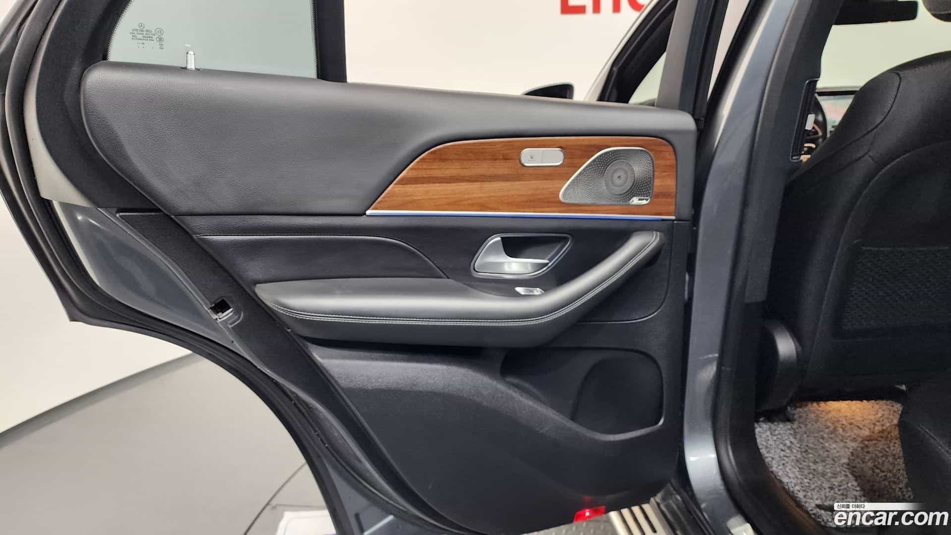 GLE-Class Mercedes-Benz 2021.9-INNER-035