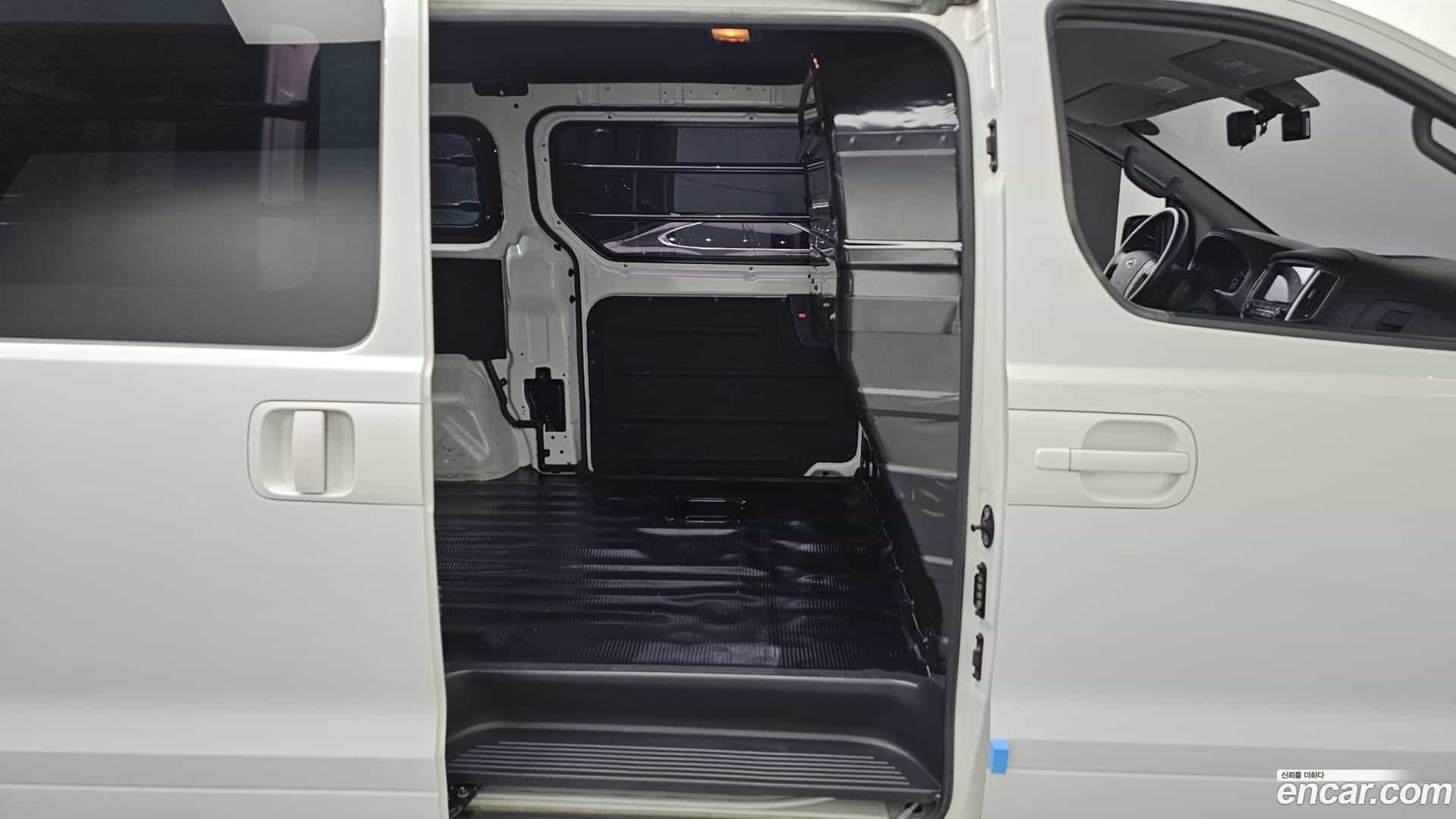 Starex Hyundai 2021.3-OPTION-021