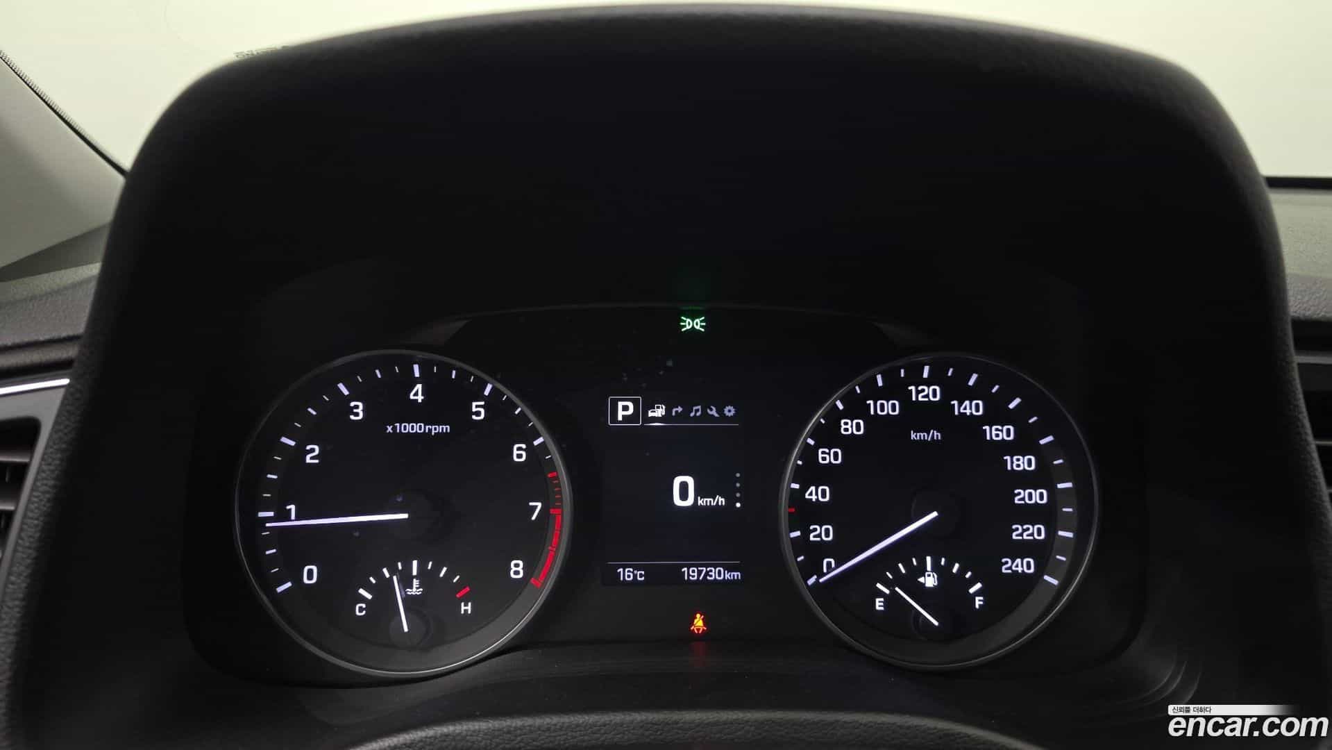 AVANTE Hyundai 2018.4-INNER-008