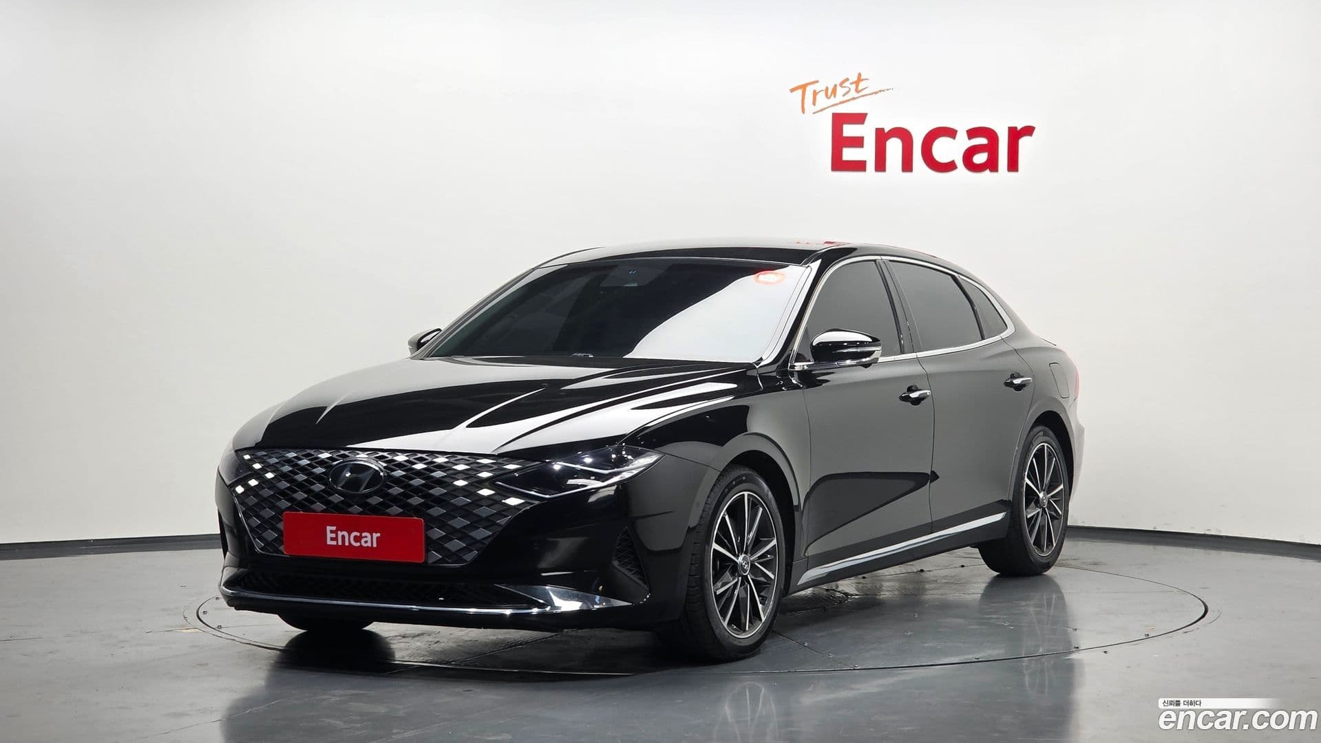 Main__Slider__Photo:Grandeur Hyundai 2021.1-0