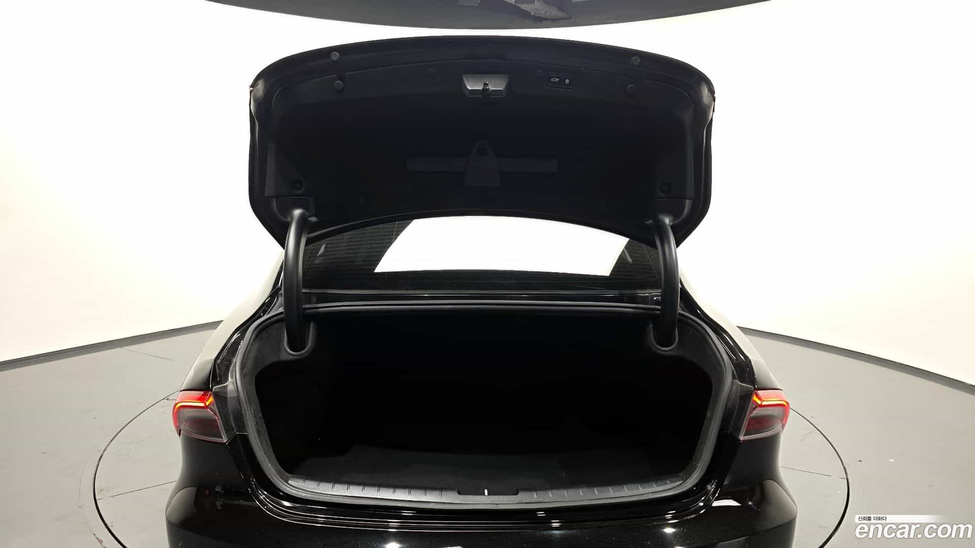 Grandeur Hyundai 2021.1-OPTION-024