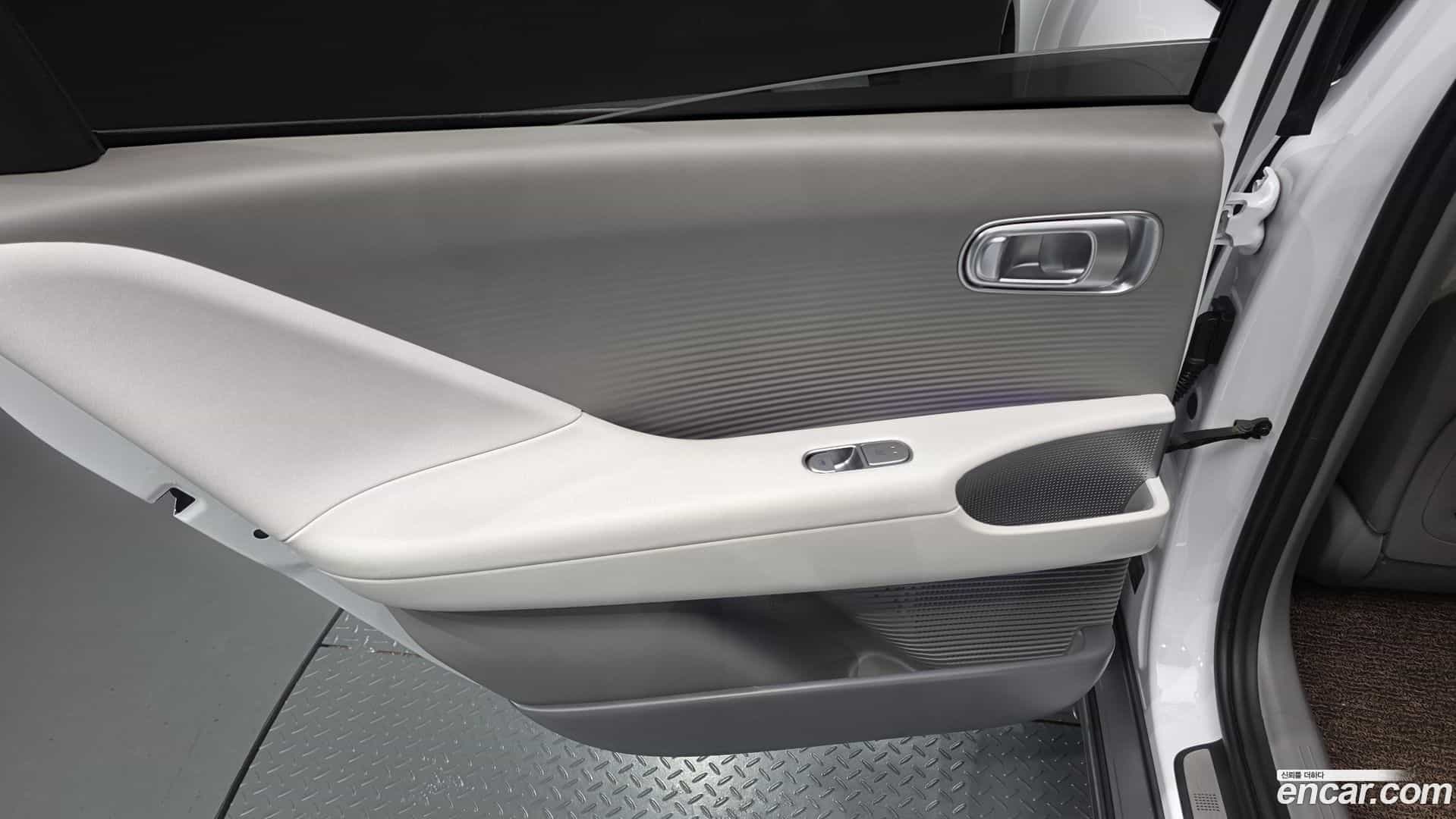 Ioniq6 Hyundai 2023.2-INNER-035