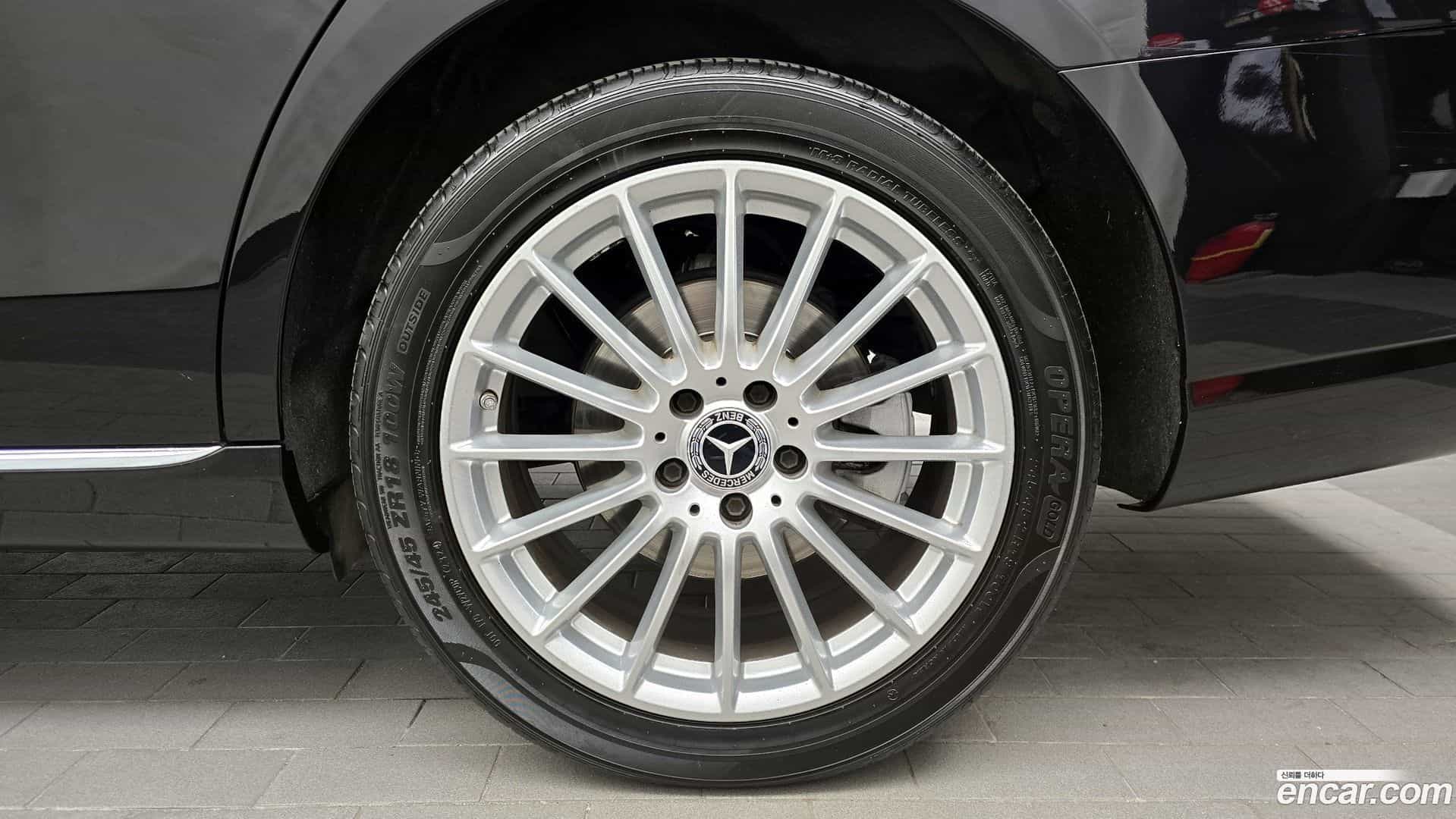 E-Class Mercedes-Benz 2022.11-OUTER-005