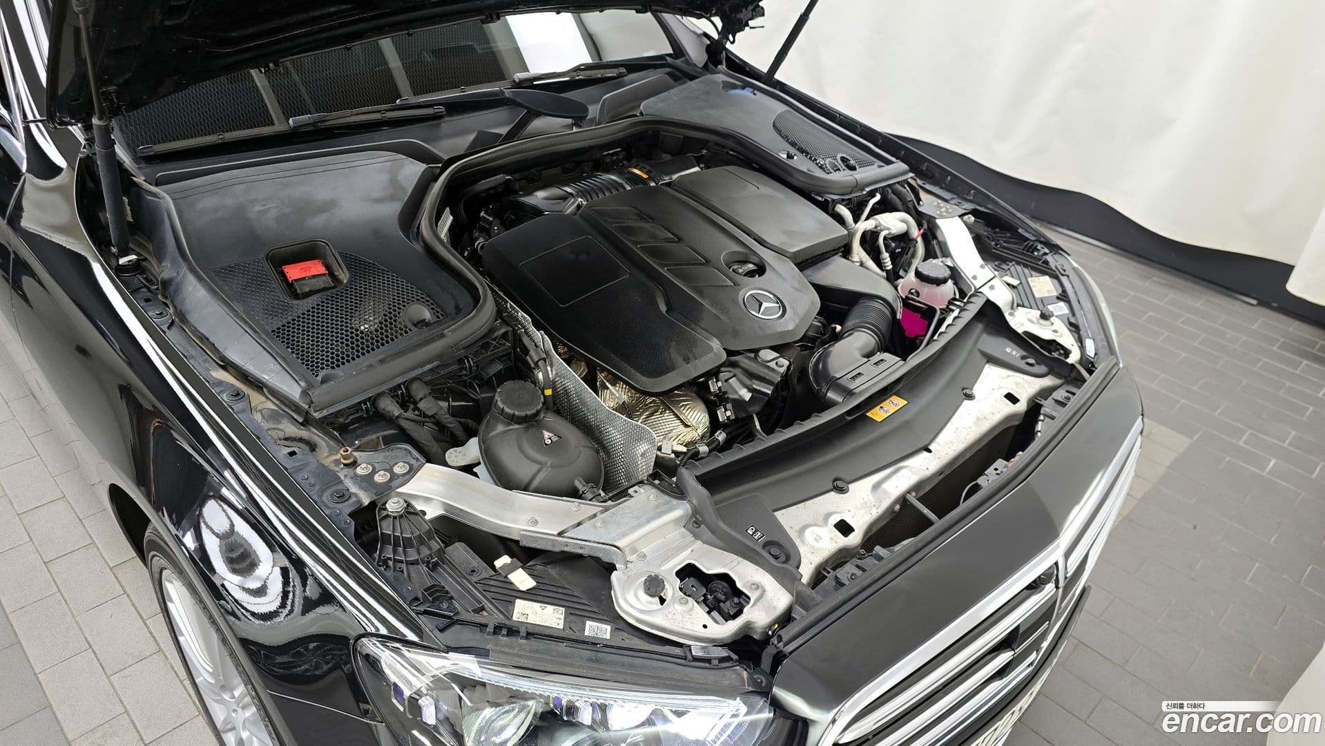 Main__Slider__Photo:E-Class Mercedes-Benz 2022.11-5