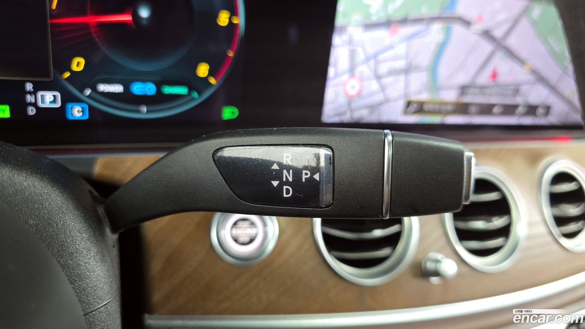 Main__Slider__Photo:E-Class Mercedes-Benz 2022.11-8