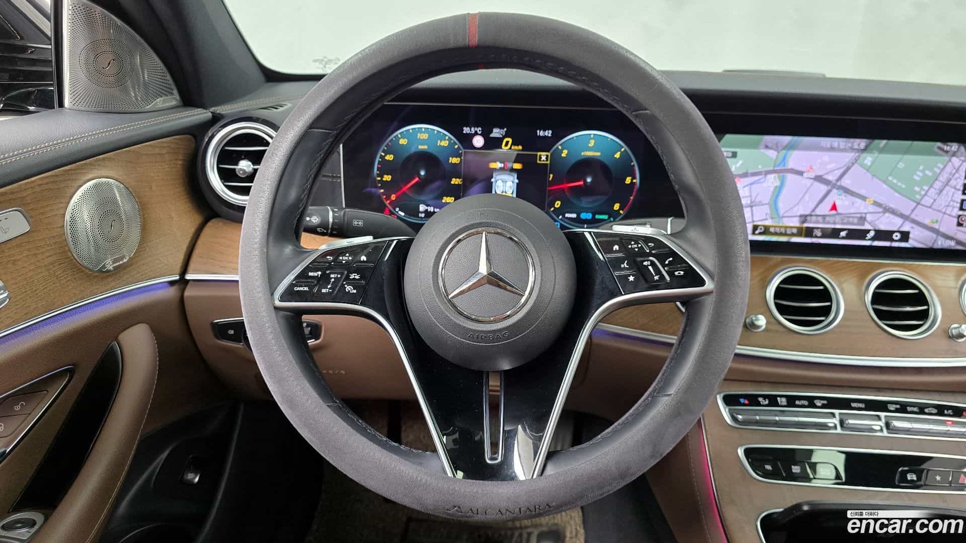 E-Class Mercedes-Benz 2022.11-OPTION-017