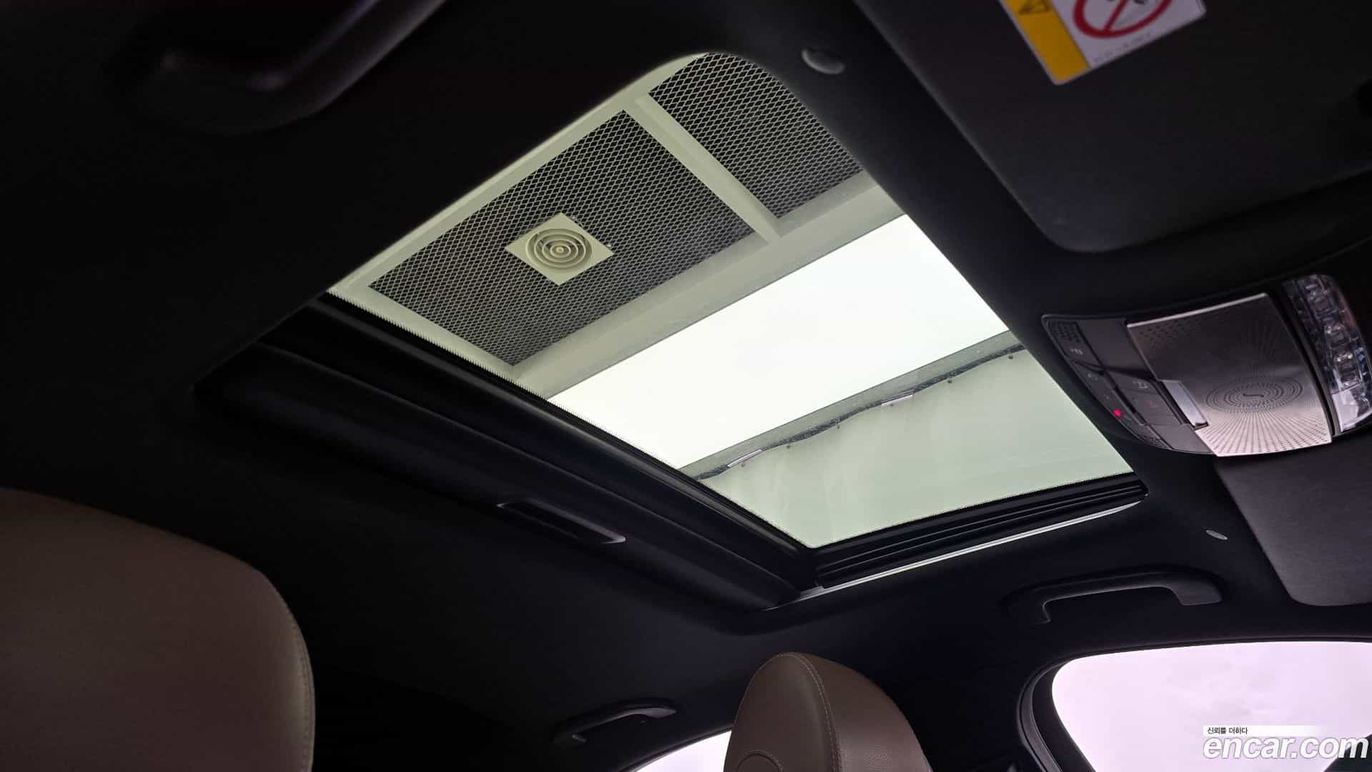 E-Class Mercedes-Benz 2022.11-OPTION-021