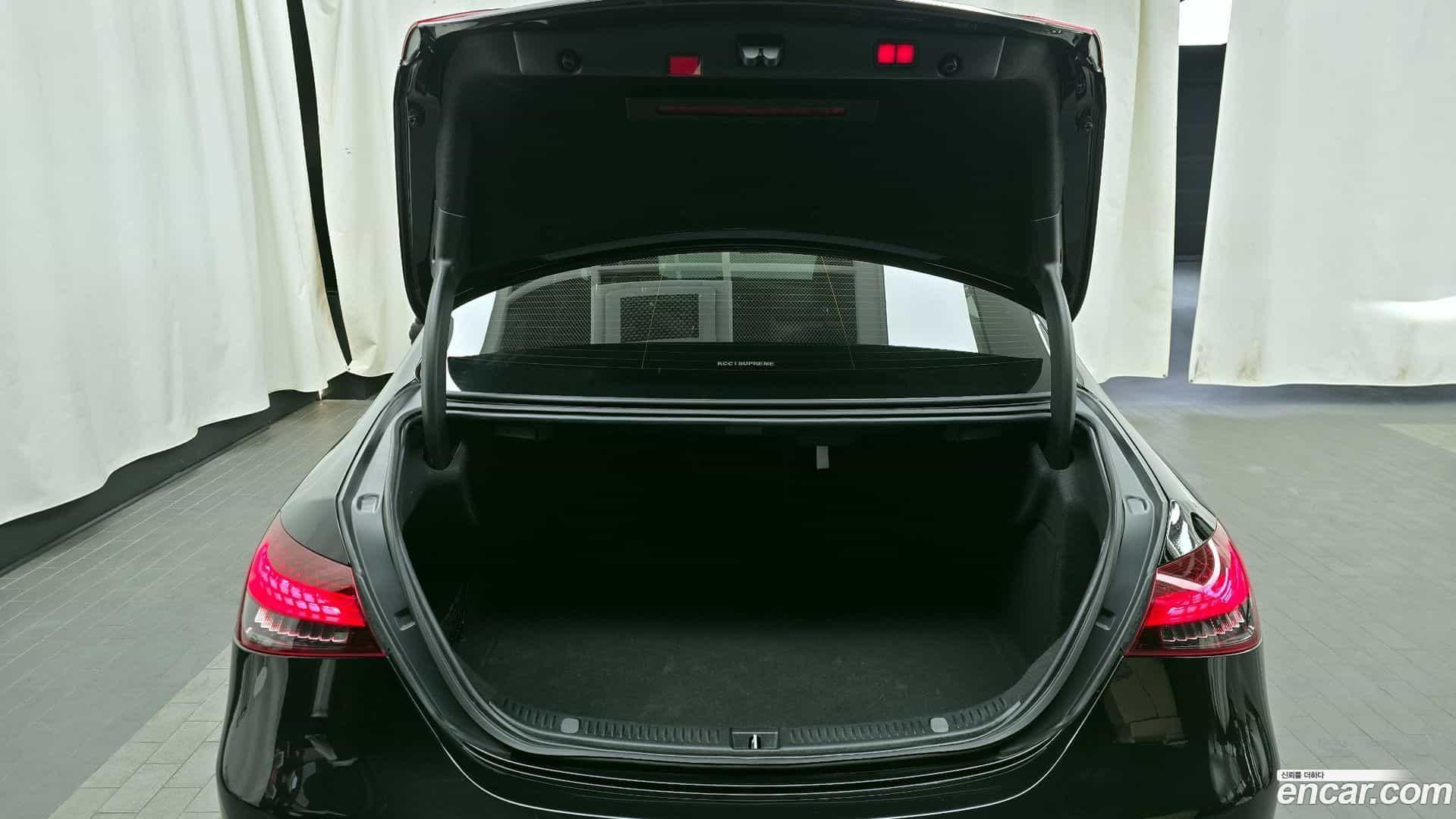 E-Class Mercedes-Benz 2022.11-OPTION-024