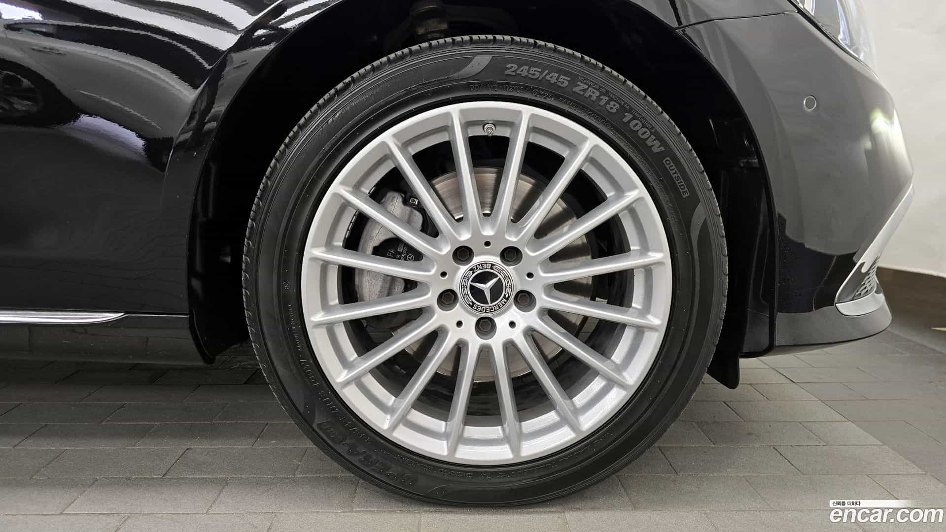 E-Class Mercedes-Benz 2022.11-OUTER-031