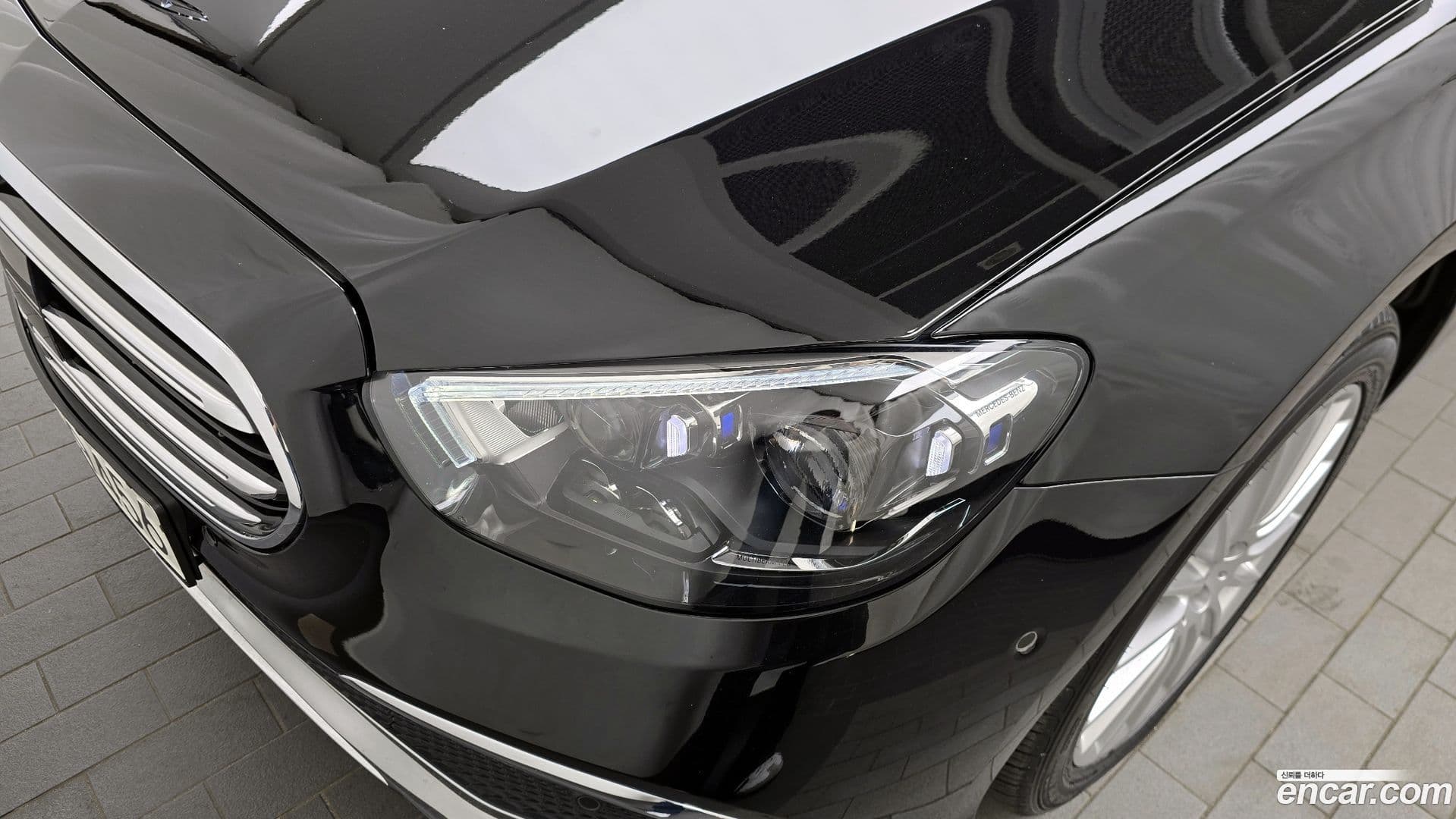 Main__Slider__Photo:E-Class Mercedes-Benz 2022.11-21