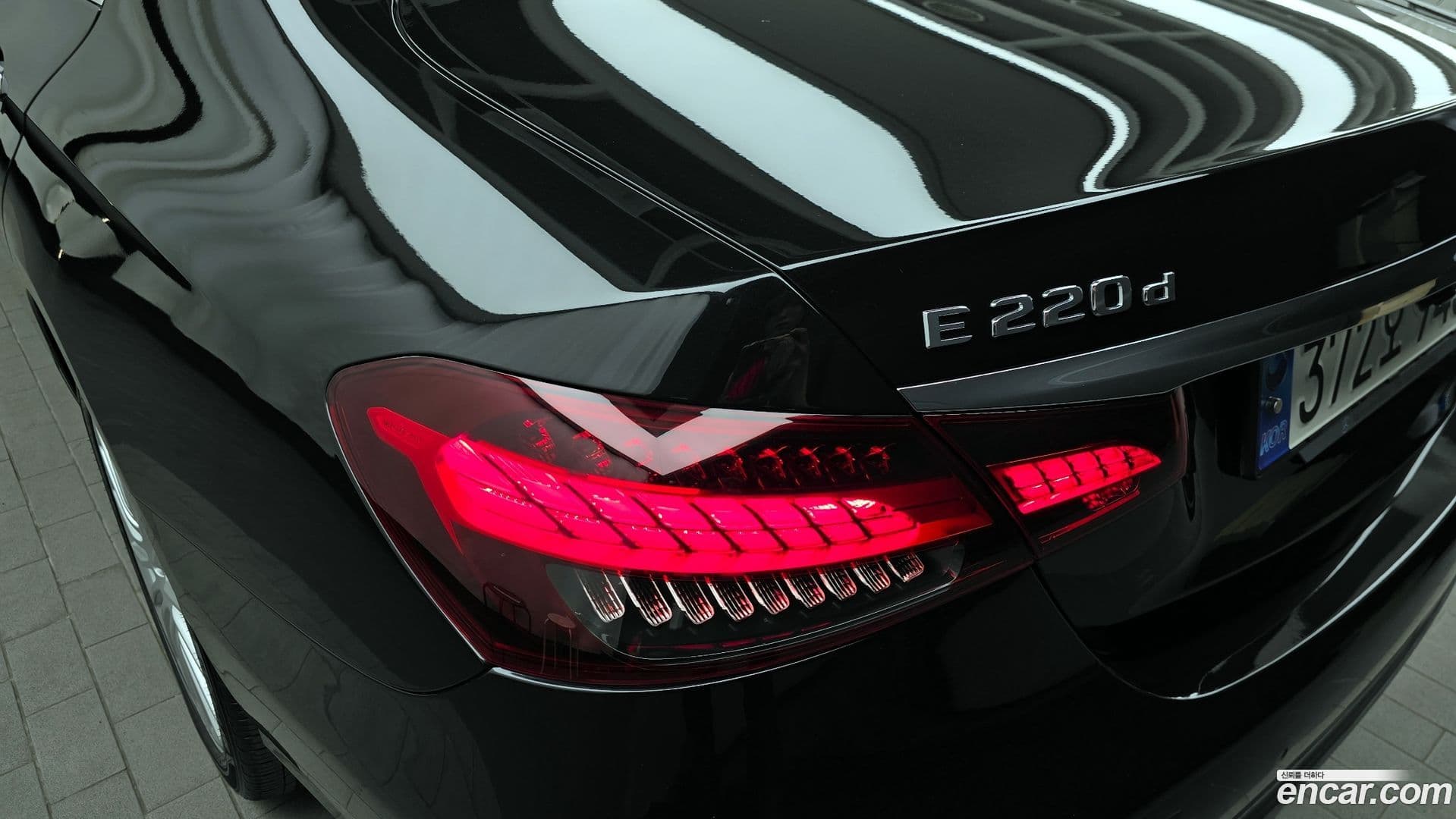 Main__Slider__Photo:E-Class Mercedes-Benz 2022.11-22