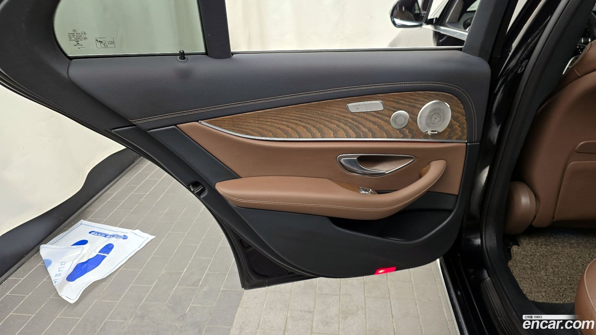 Main__Slider__Photo:E-Class Mercedes-Benz 2022.11-24