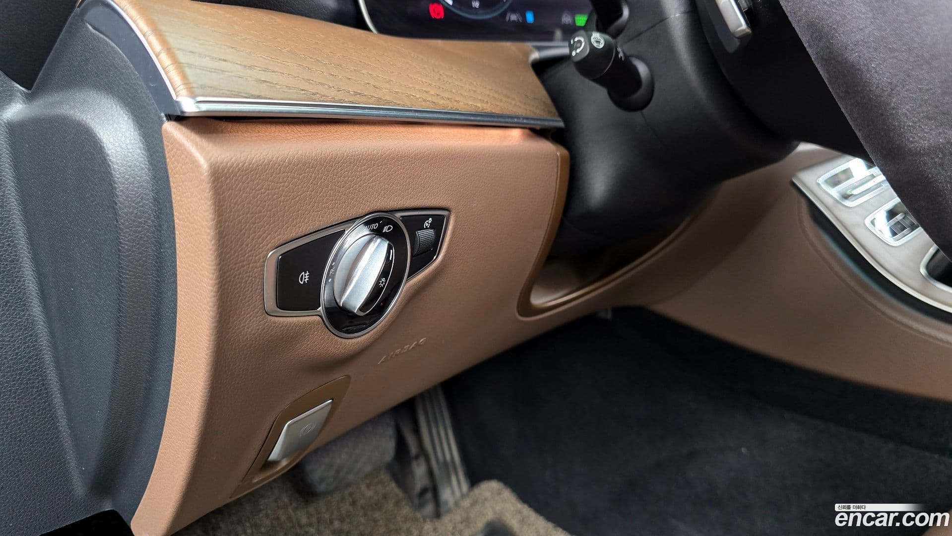 Main__Slider__Photo:E-Class Mercedes-Benz 2022.11-27