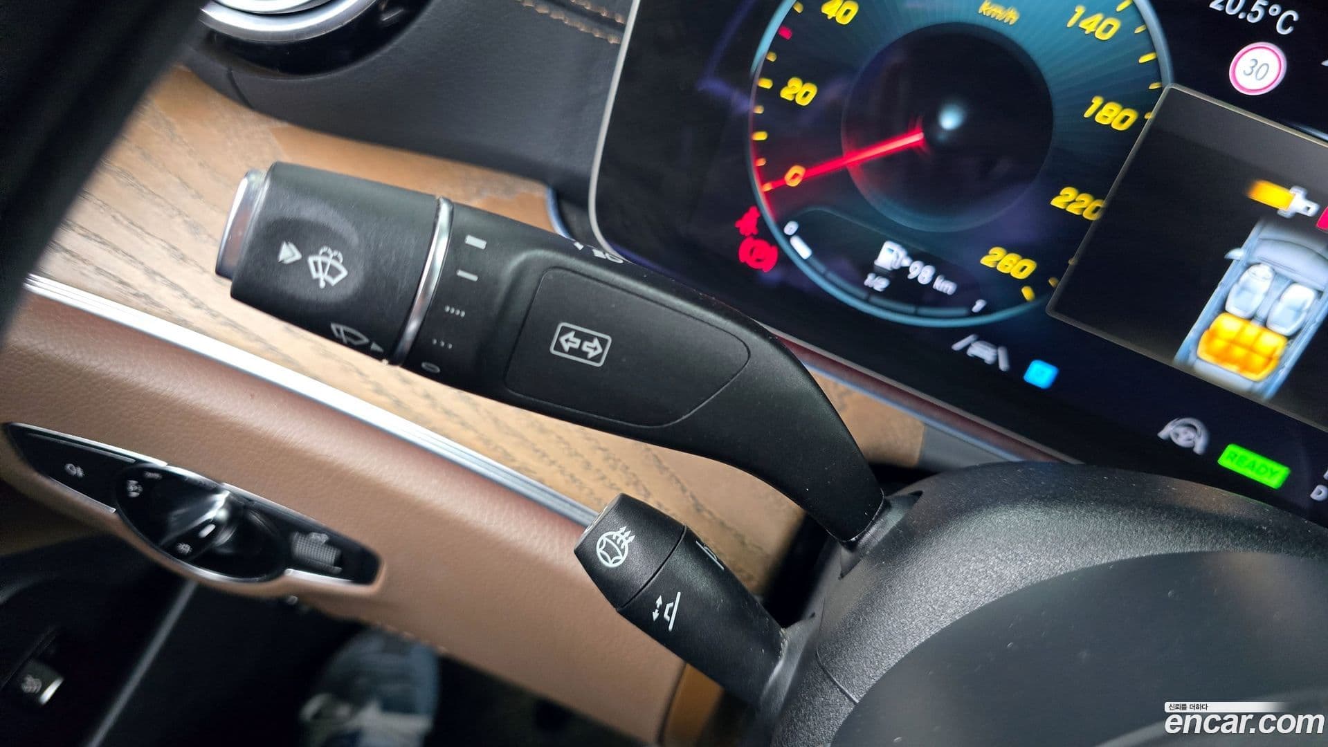 Main__Slider__Photo:E-Class Mercedes-Benz 2022.11-28
