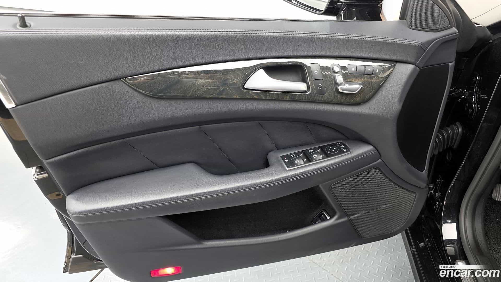 CLS-Class Mercedes-Benz 2017.4-INNER-034
