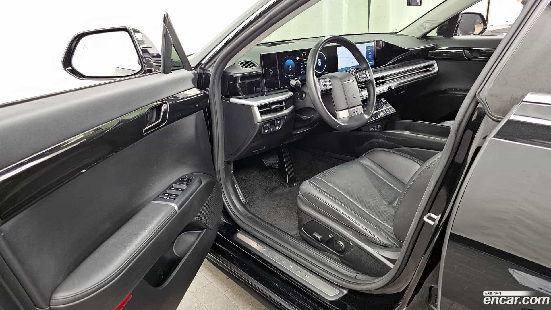 Grandeur Hyundai 2023.1-INNER-010