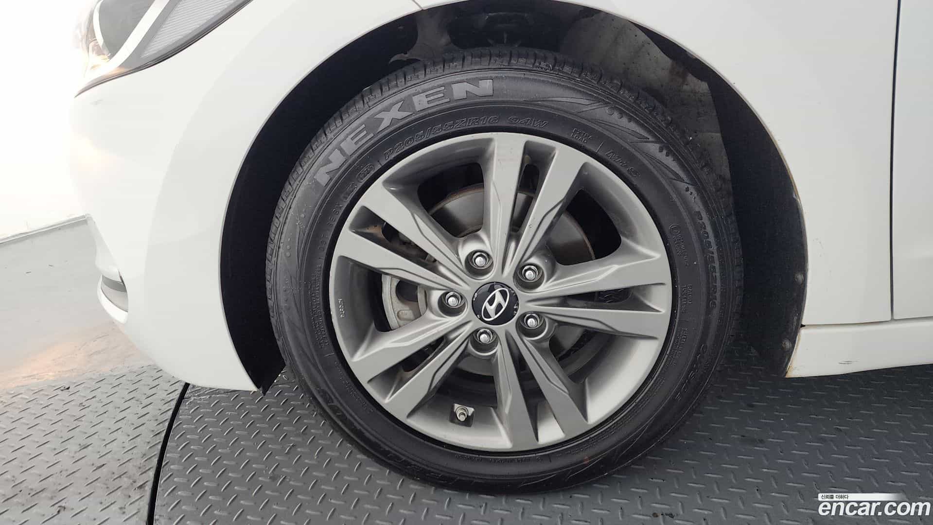 AVANTE Hyundai 2016.1-OUTER-005