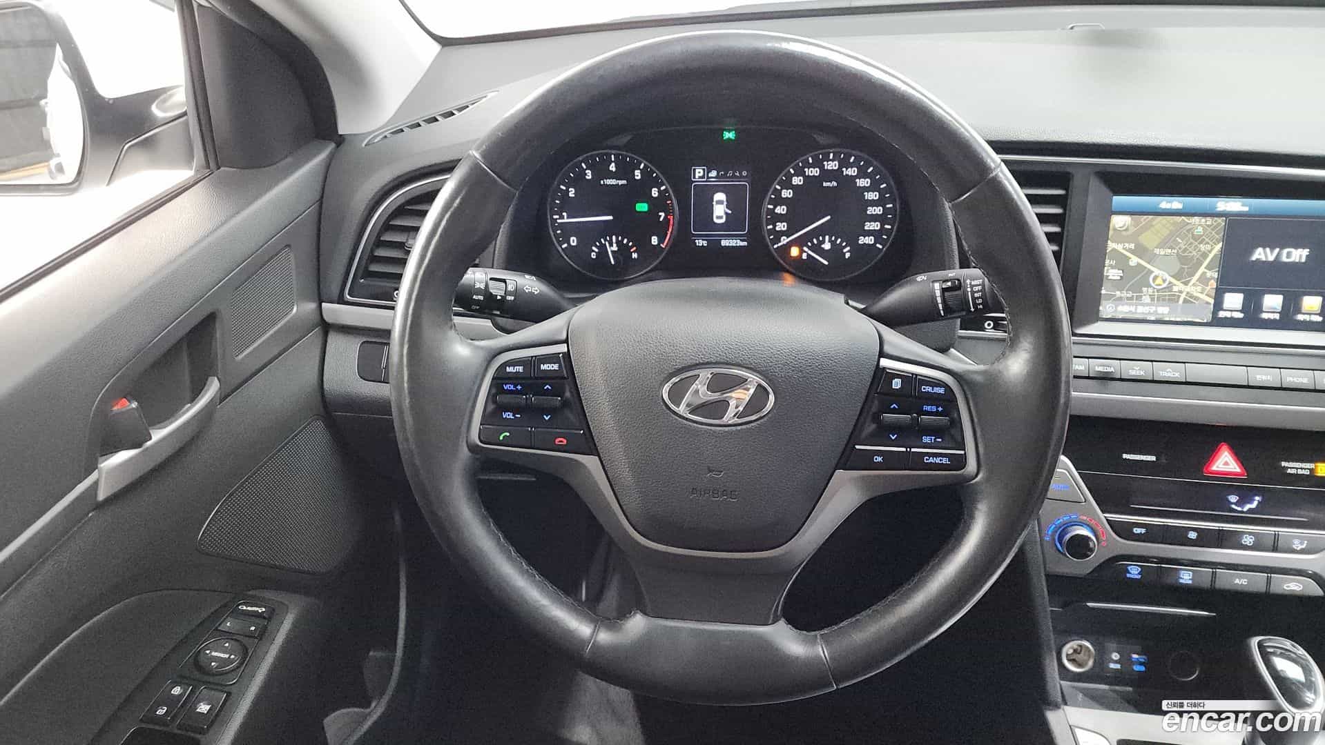 AVANTE Hyundai 2016.1-OPTION-017