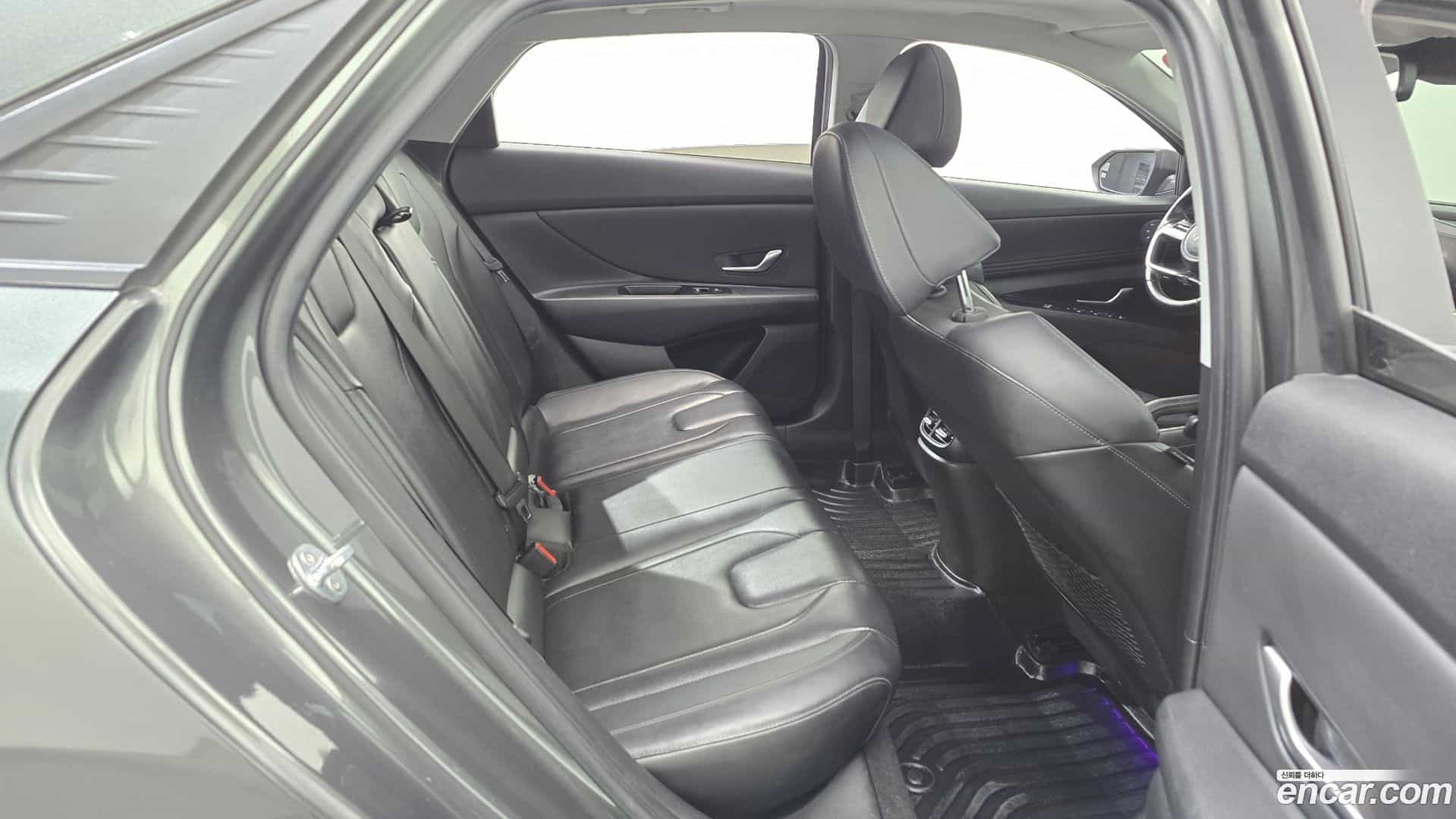 AVANTE Hyundai 2020.10-OPTION-015