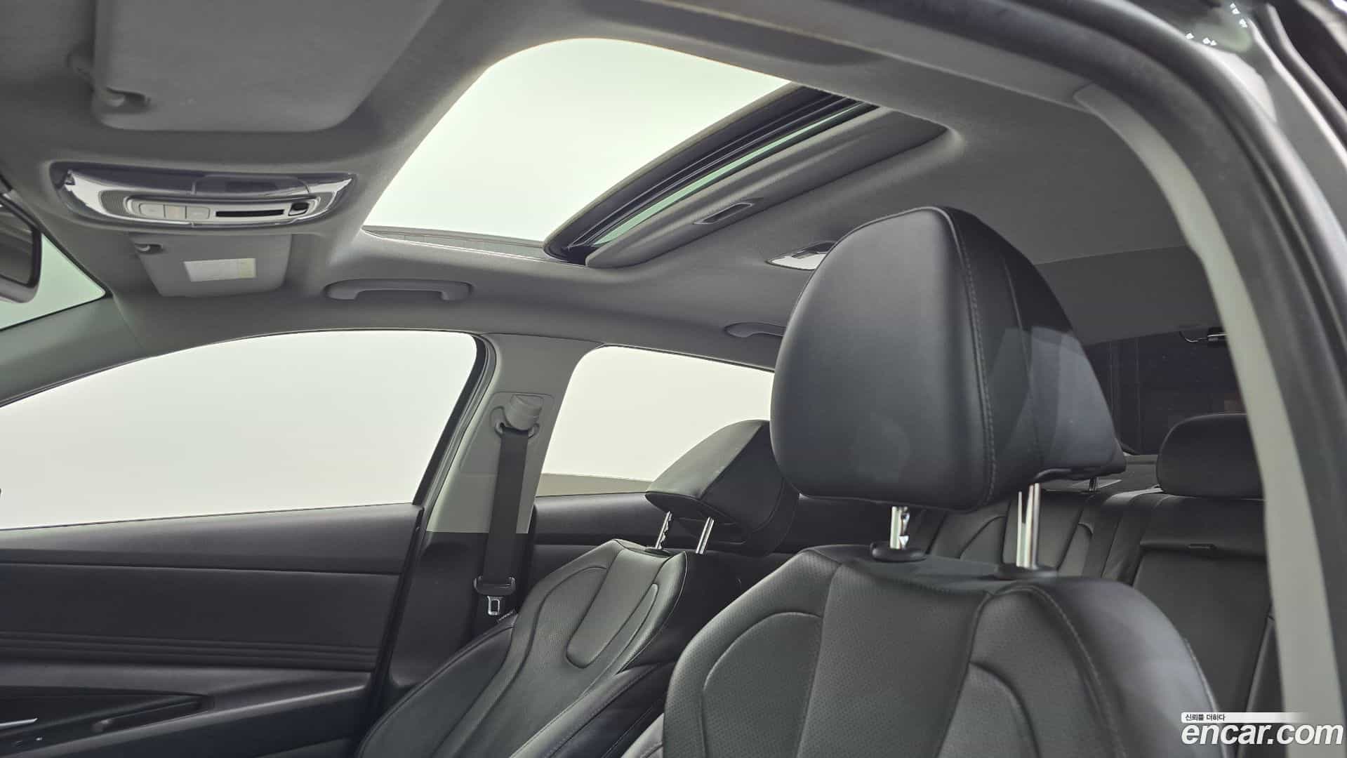 AVANTE Hyundai 2020.10-OPTION-023