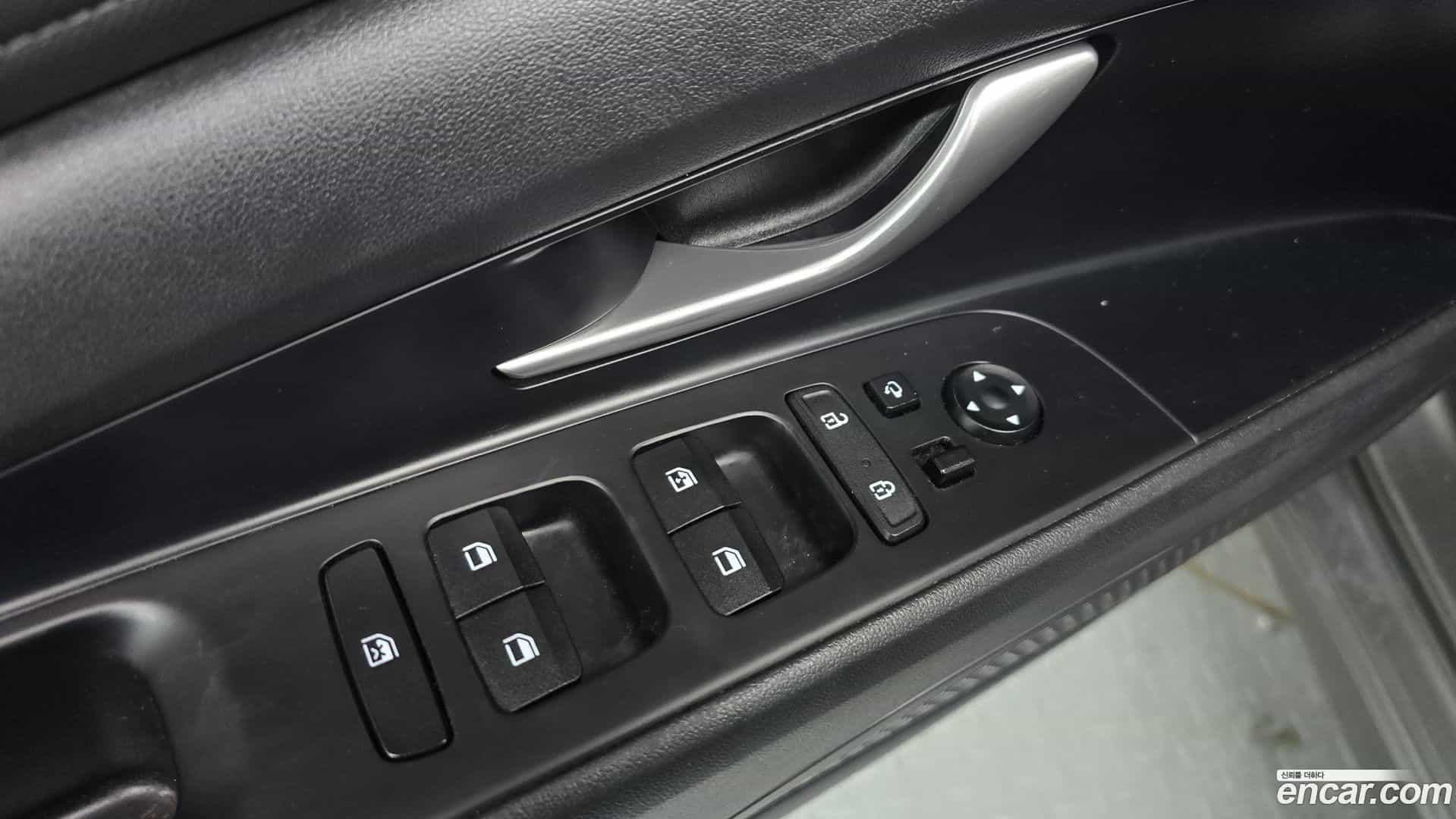 AVANTE Hyundai 2020.10-OPTION-042