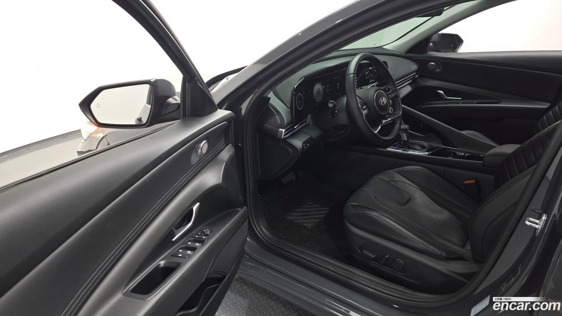 Main__Slider__Photo:AVANTE Hyundai 2023.4-9