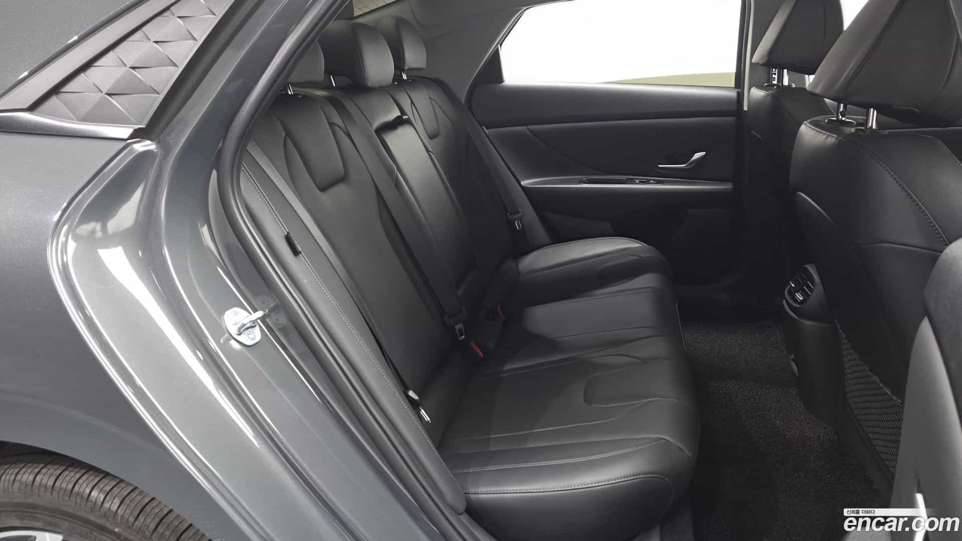 AVANTE Hyundai 2023.4-OPTION-015