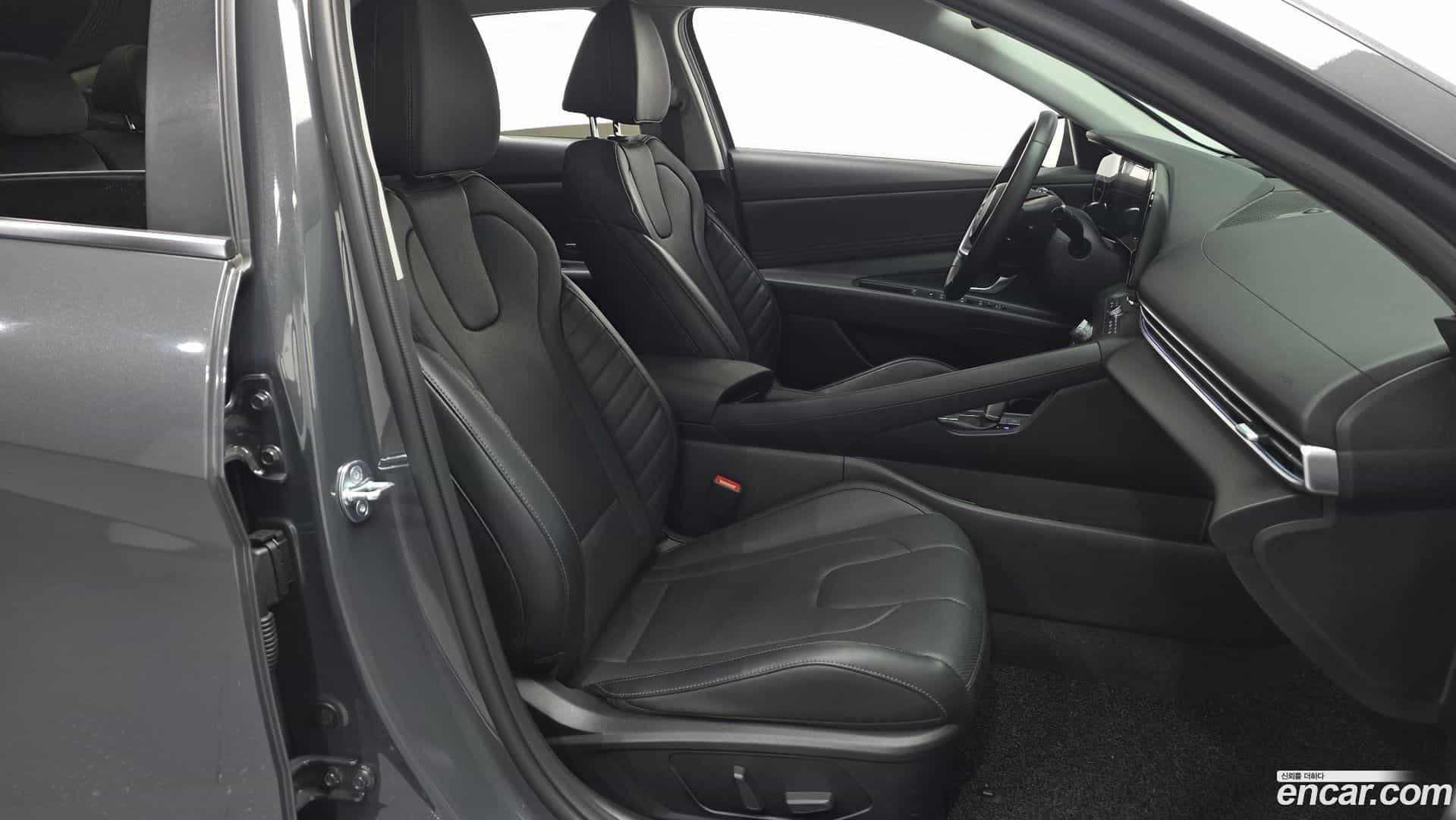 AVANTE Hyundai 2023.4-OPTION-016