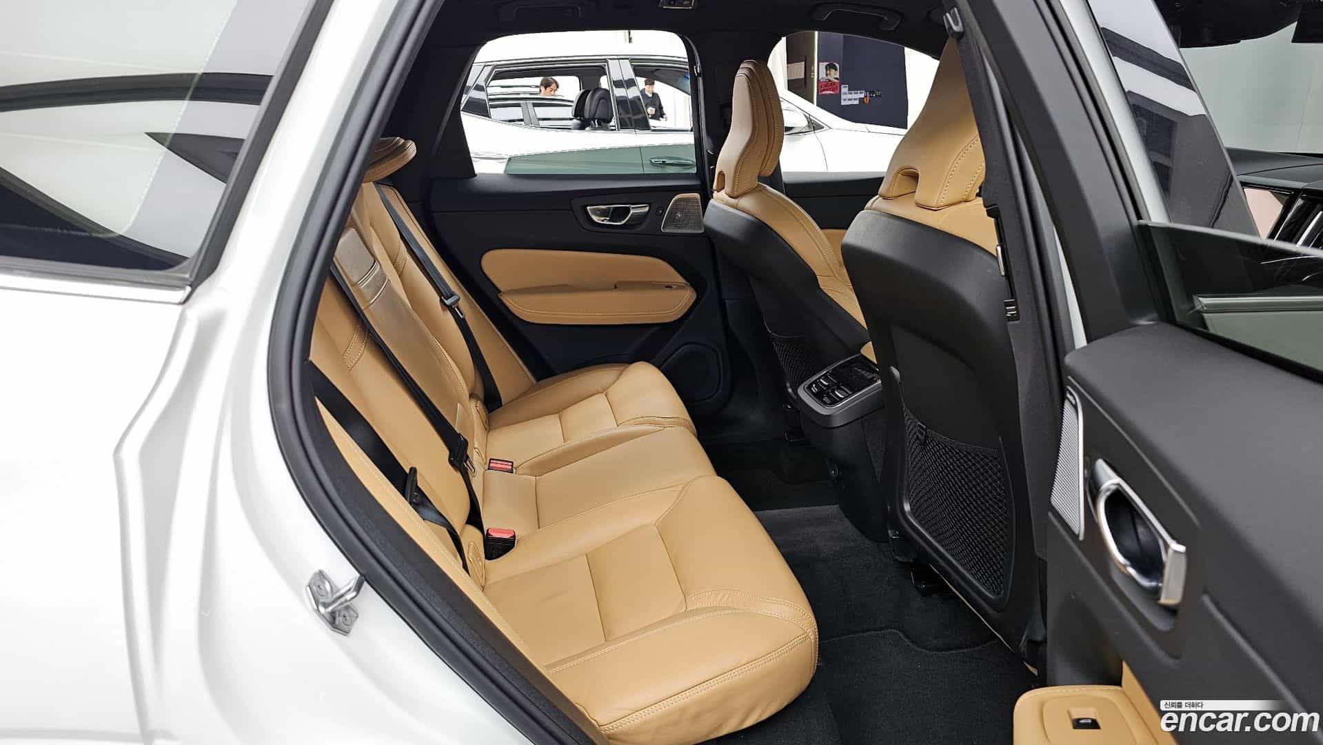 XC60 Volvo 2021.3-OPTION-016