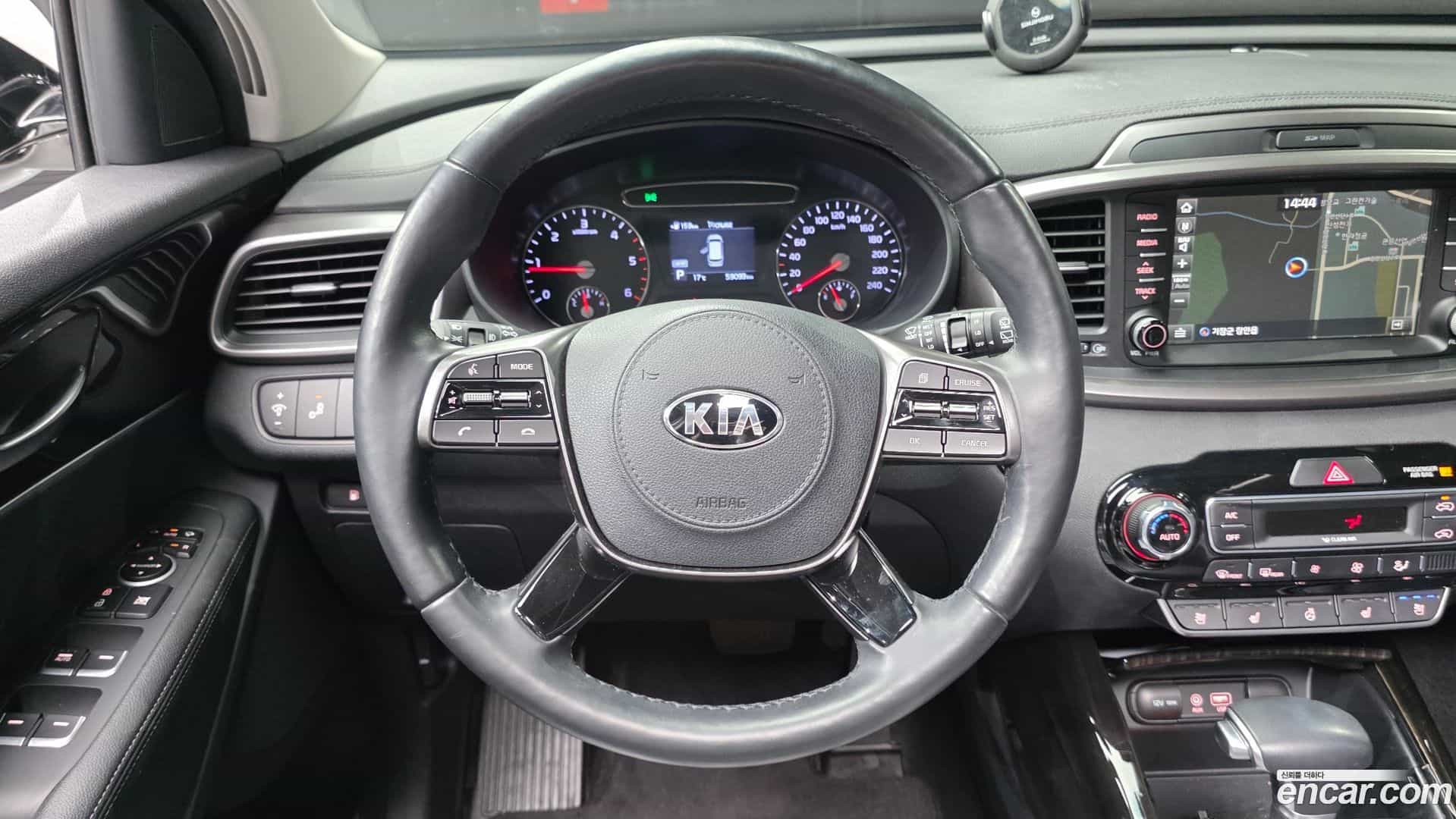 Sorento Kia 2017.6-OPTION-017