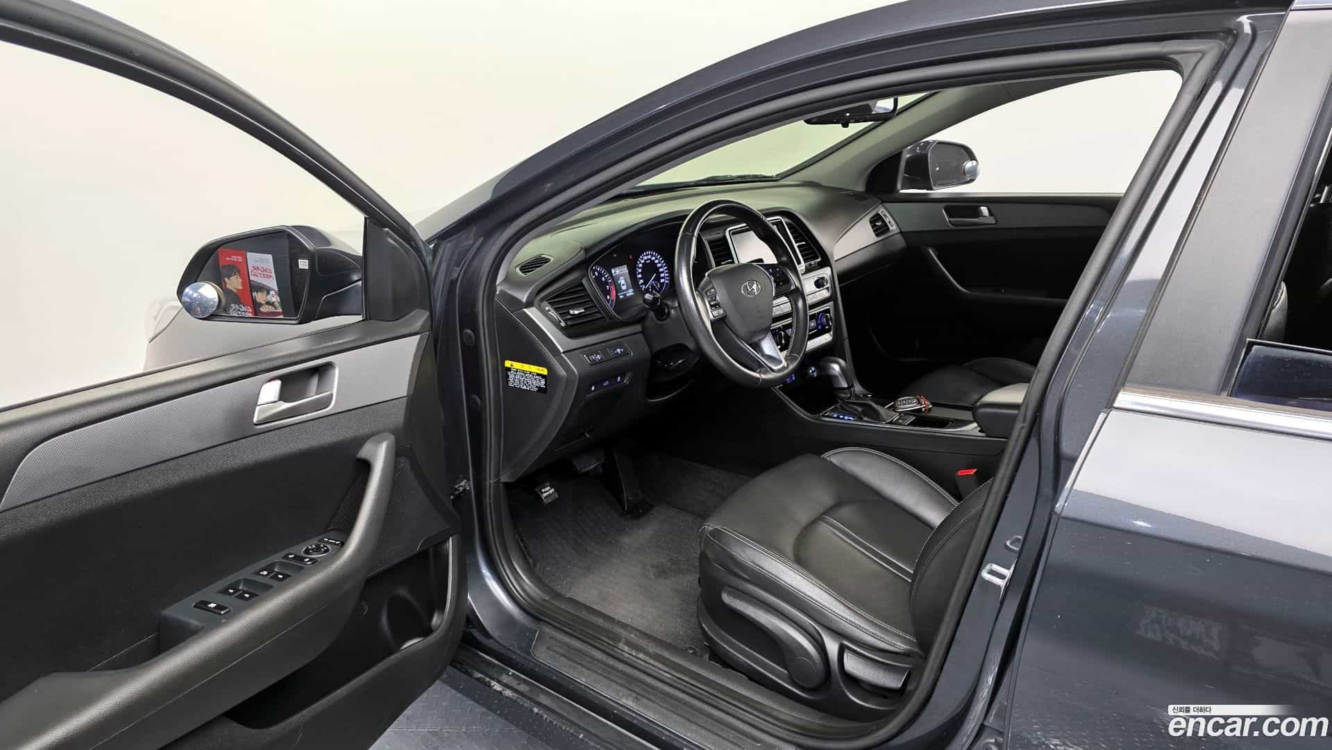 Sonata Hyundai 2018.1-INNER-010