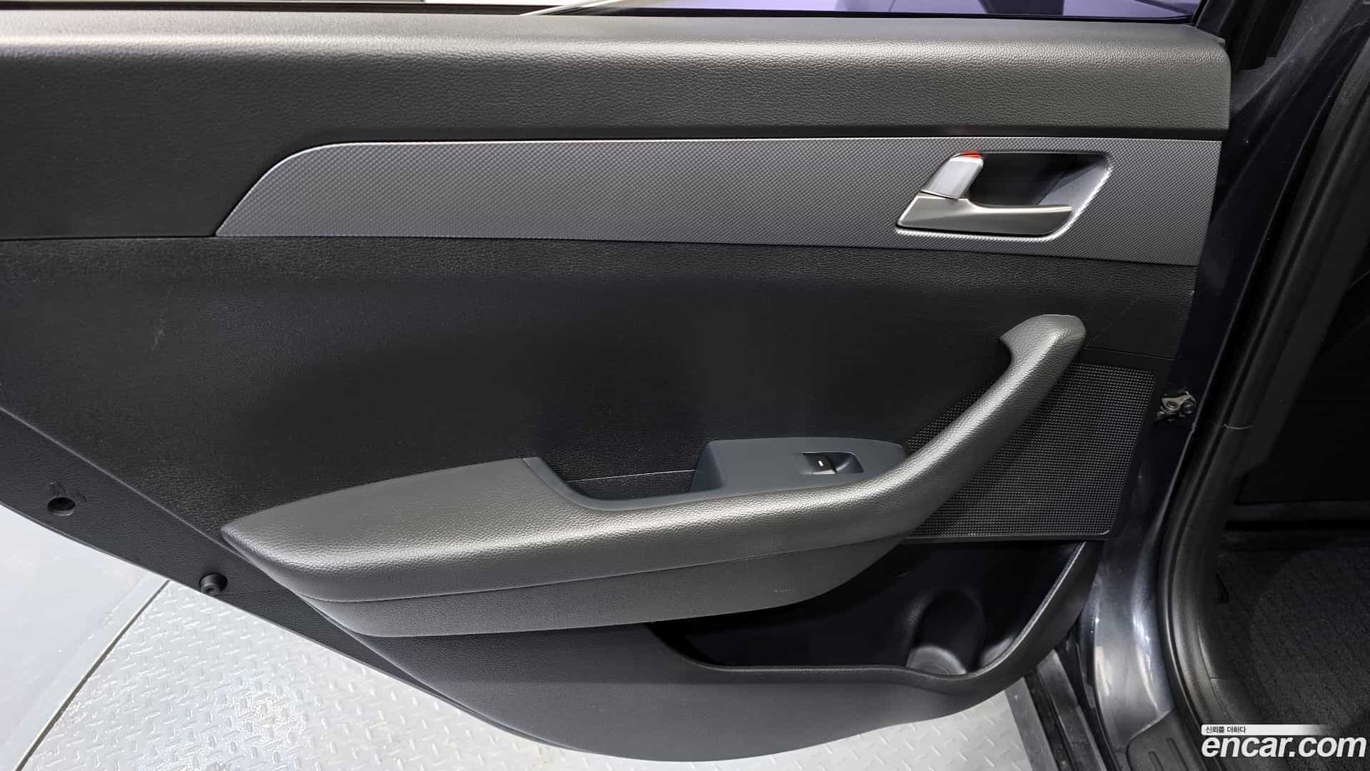 Sonata Hyundai 2018.1-INNER-035