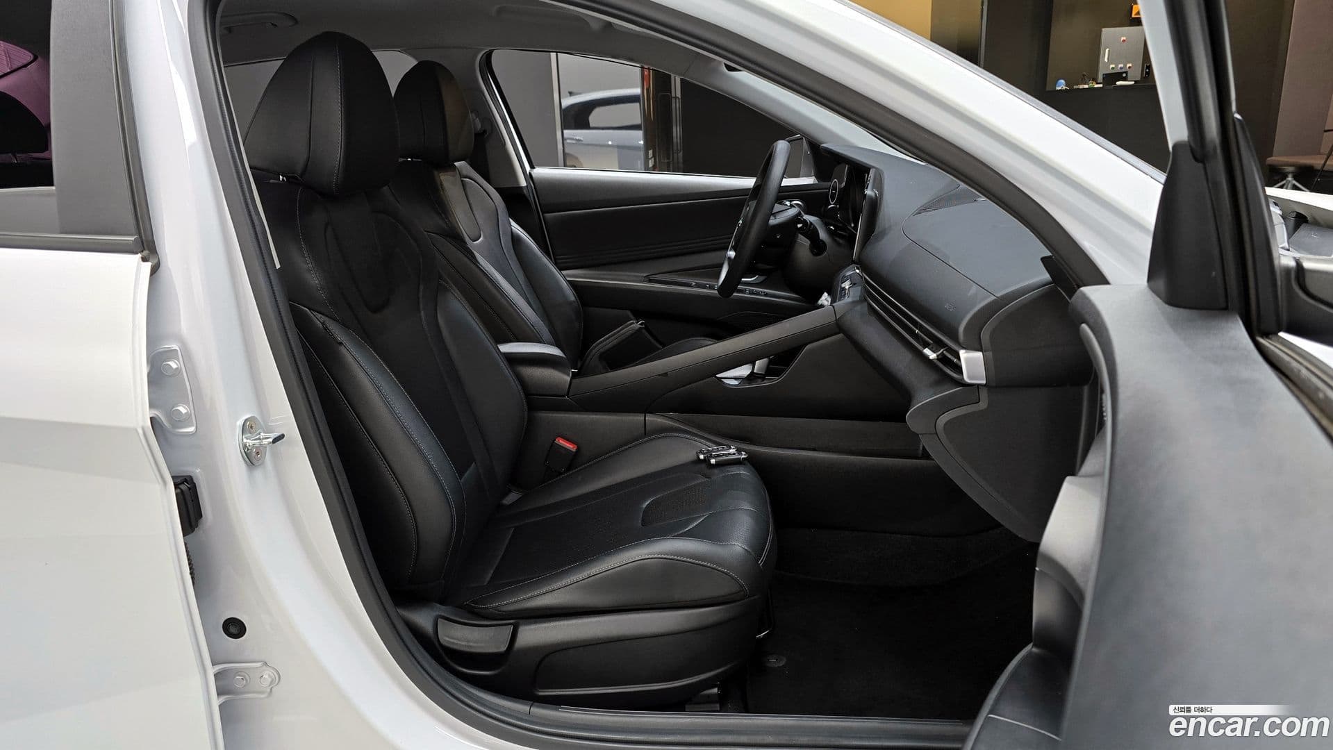 Main__Slider__Photo:AVANTE Hyundai 2020.5-25