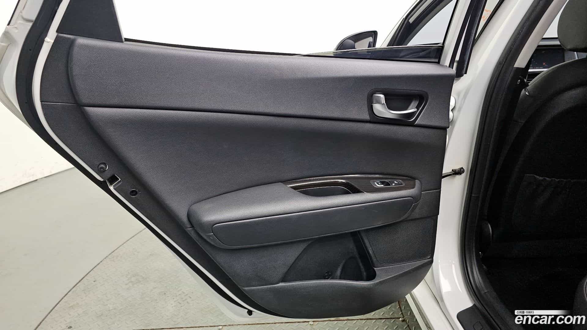 K5 Kia 2016.2-INNER-035