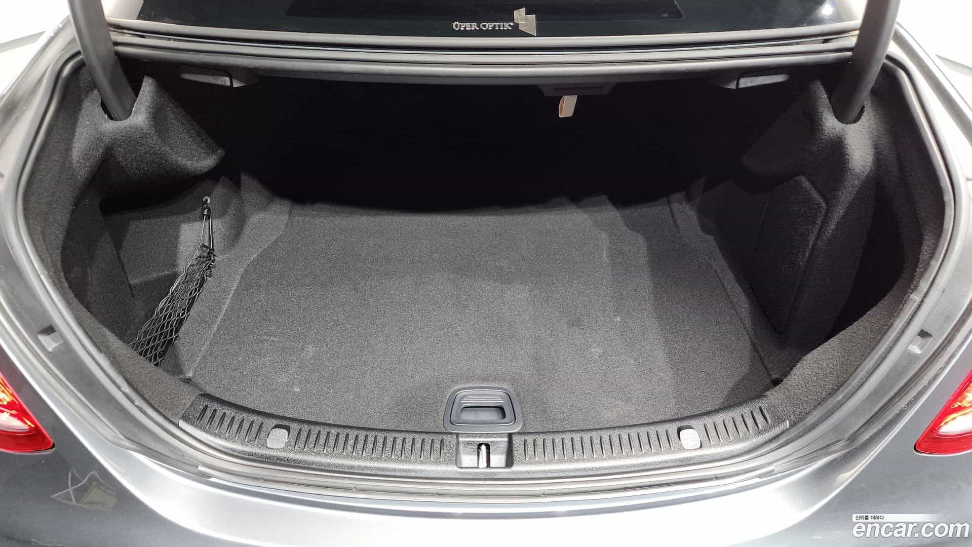 E-Class Mercedes-Benz 2020.5-OPTION-024