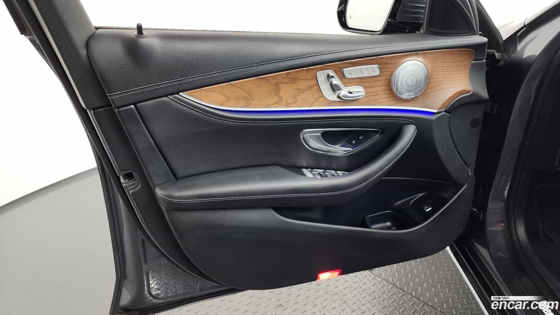 E-Class Mercedes-Benz 2020.5-INNER-034