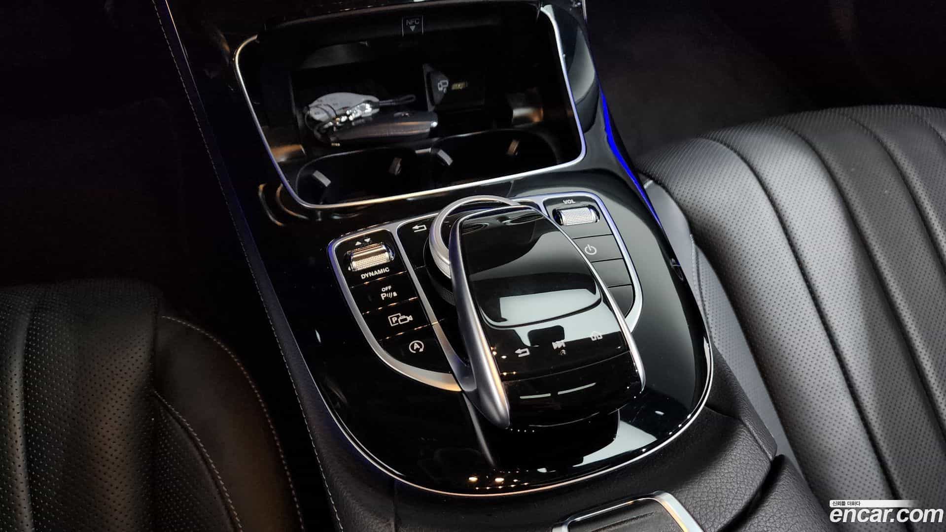 E-Class Mercedes-Benz 2020.5-OPTION-041