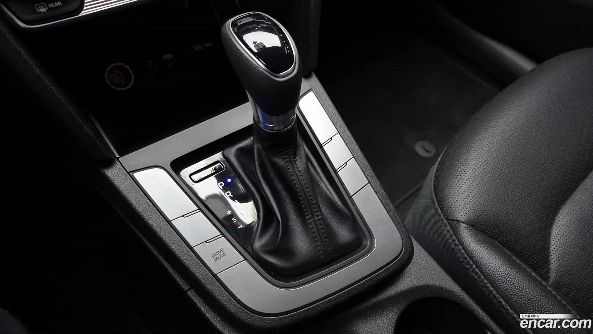 AVANTE Hyundai 2019.1-INNER-009