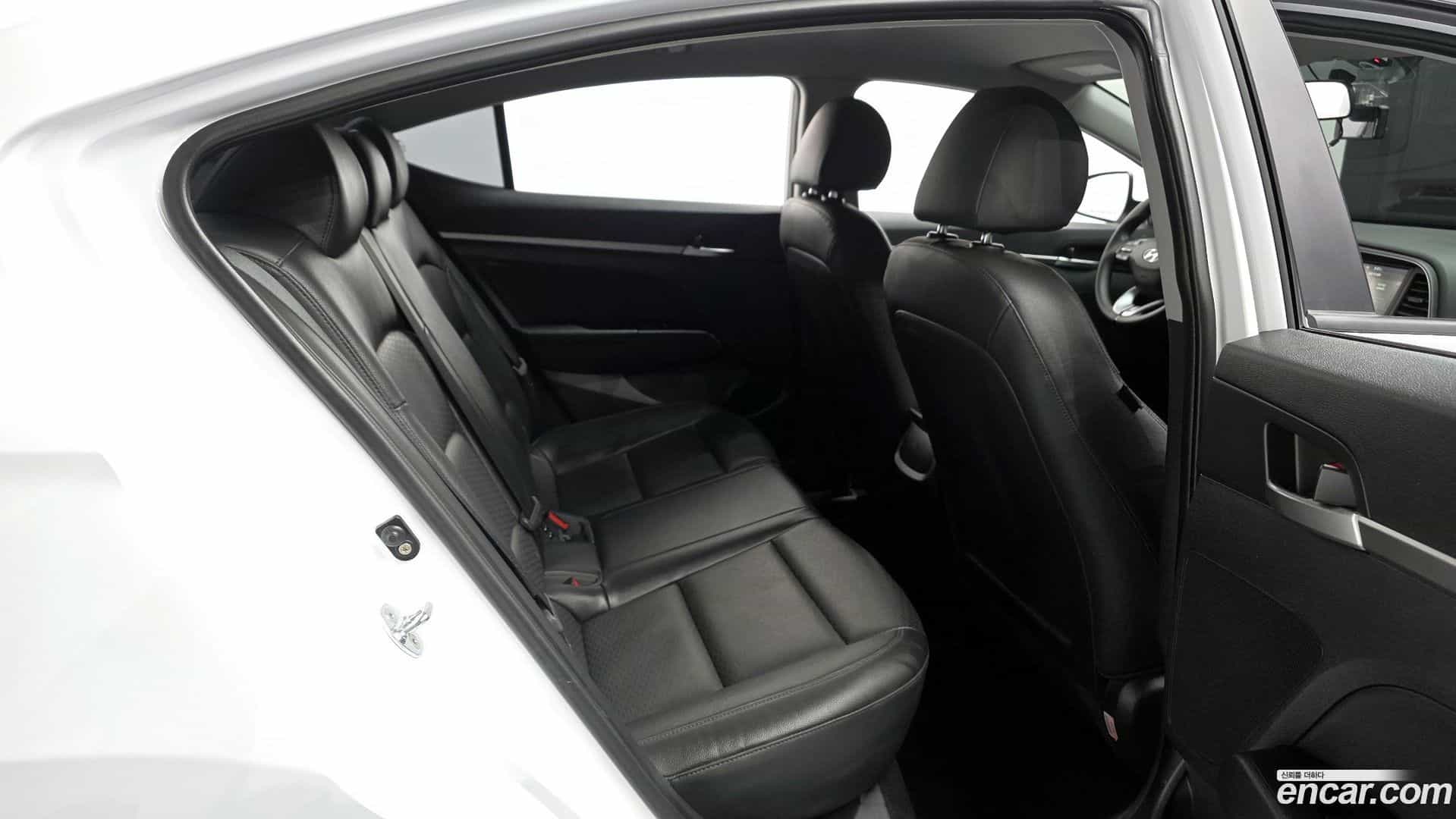 AVANTE Hyundai 2019.1-OPTION-015