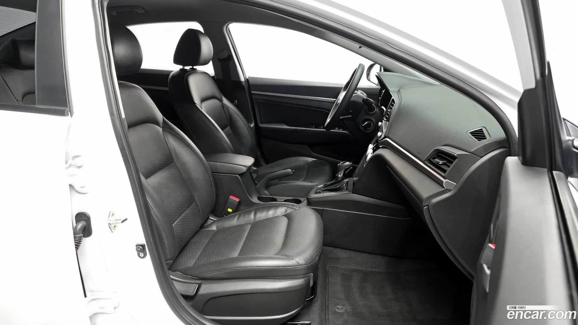 AVANTE Hyundai 2019.1-OPTION-016