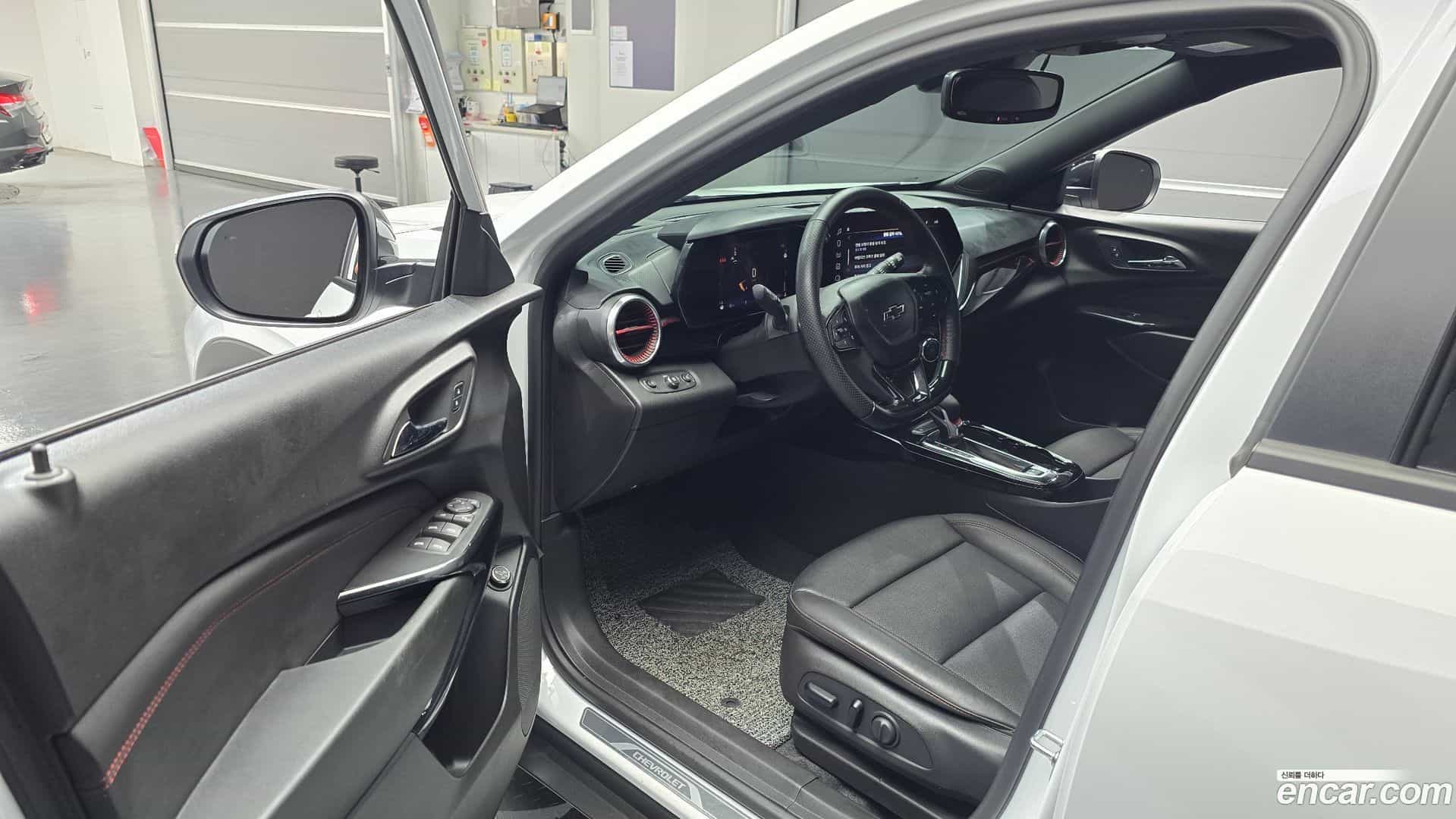 Trax Chevrolet 2023.9-INNER-010